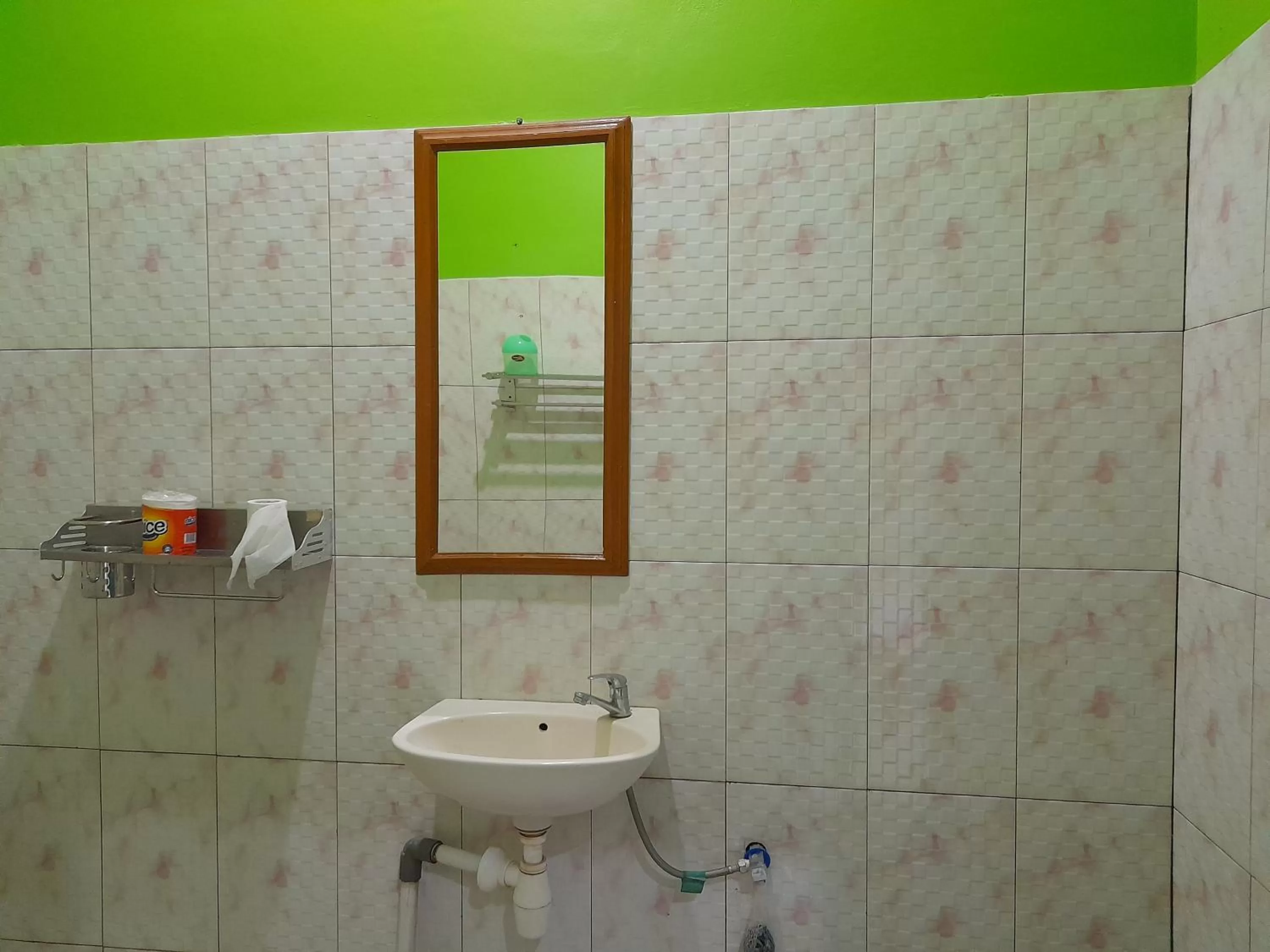 Bathroom in Tangkoko Lodge