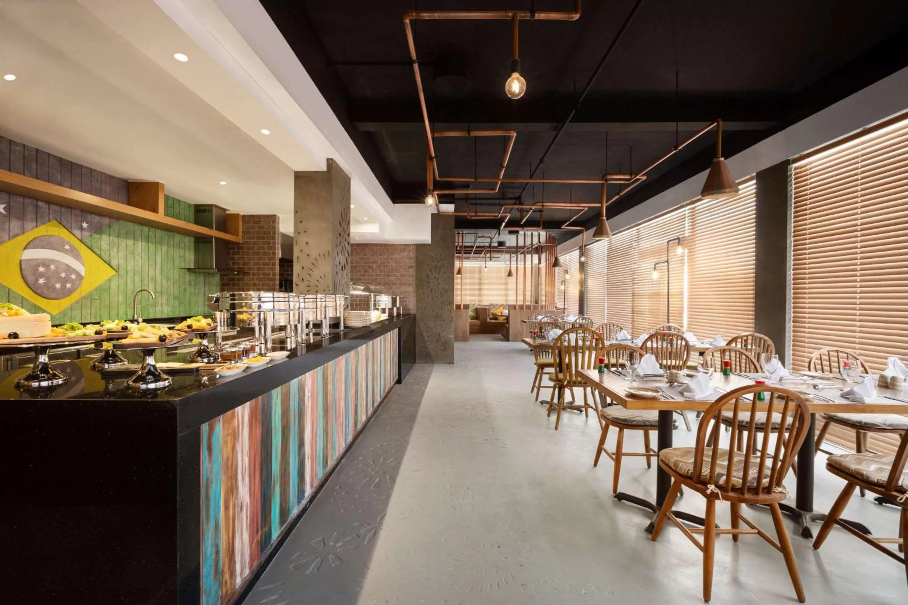 Restaurant/places to eat in Wyndham Garden Manama