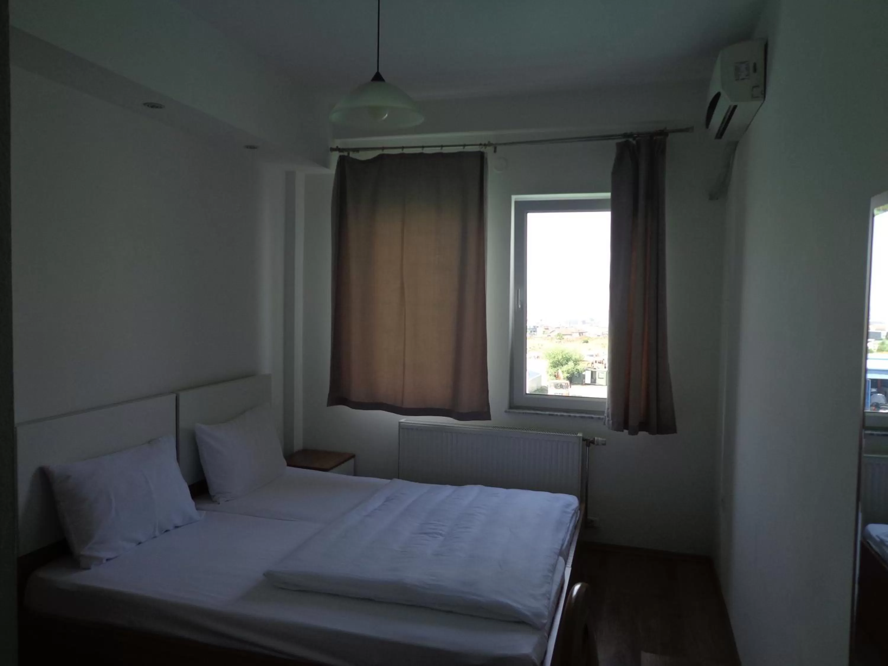 View (from property/room), Bed in Hotel Rio