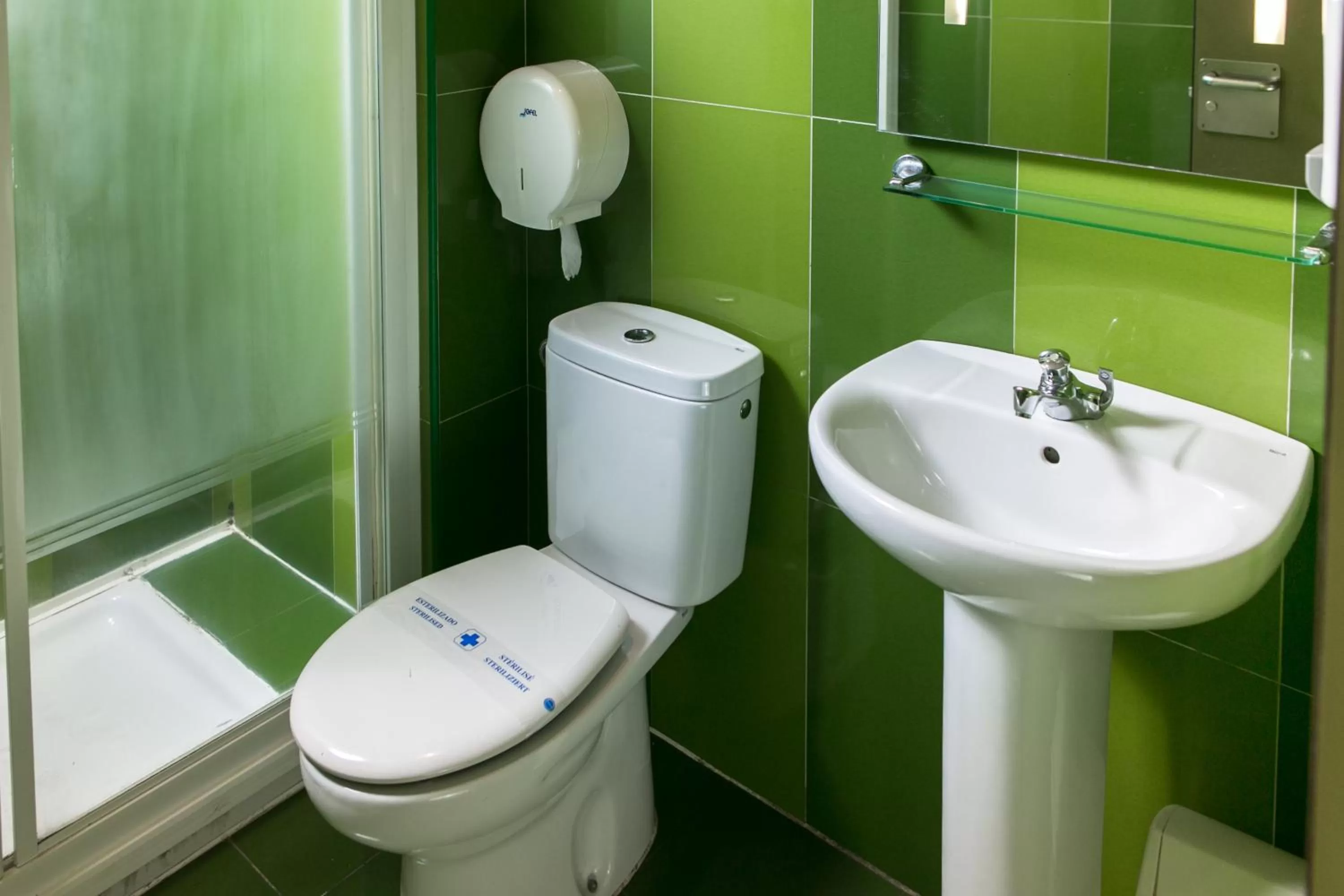 Bathroom in Urbany Hostel Barcelona