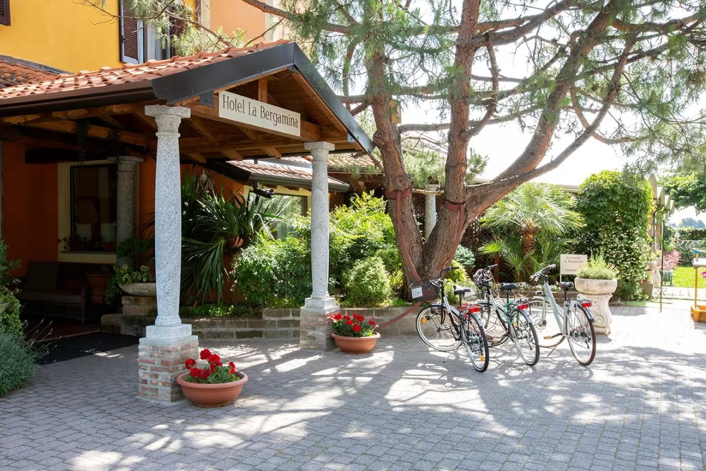 Property building in La Bergamina Hotel & Restaurant