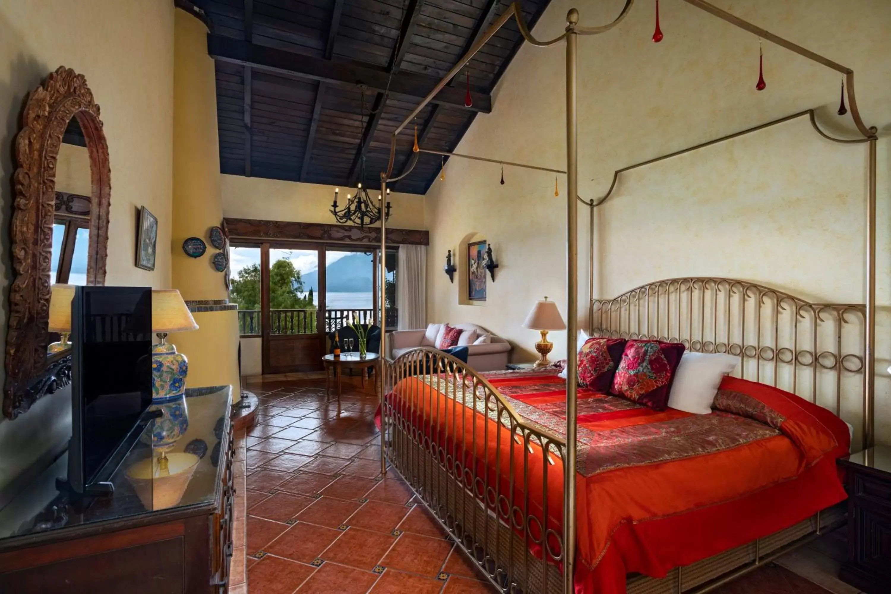 Junior Suite with Lake View in Hotel Atitlan Junior Suite with Lake View in Hotel Atitlan