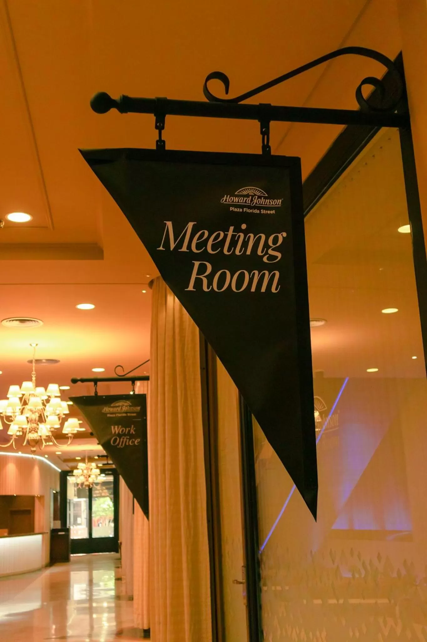 Property logo or sign in Howard Johnson Plaza by Wyndham Buenos Aires Florida Street