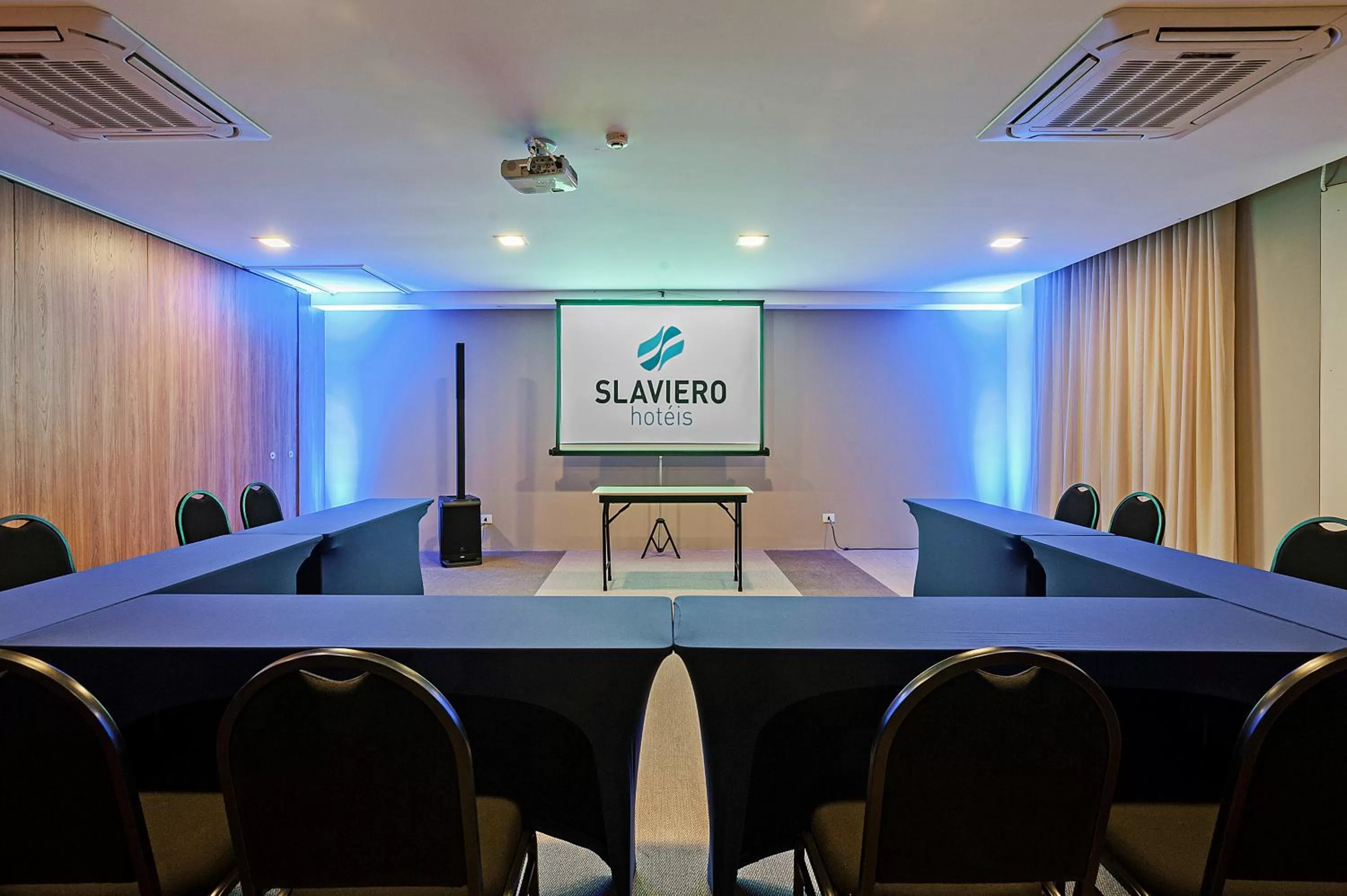 Business facilities in Slaviero Curitiba Aeroporto