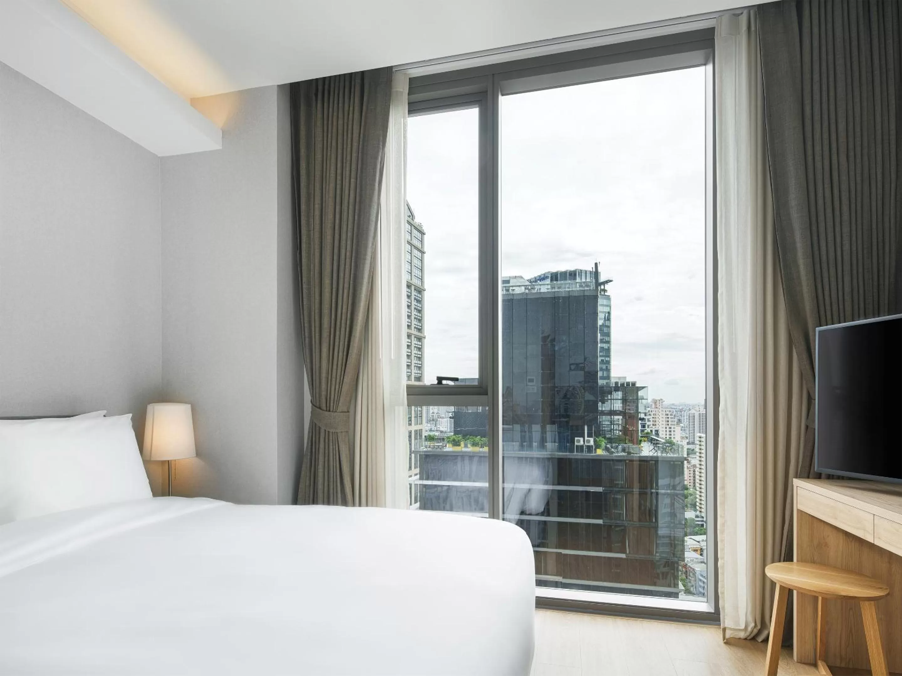 Bedroom, Bed in Oakwood Suites Bangkok