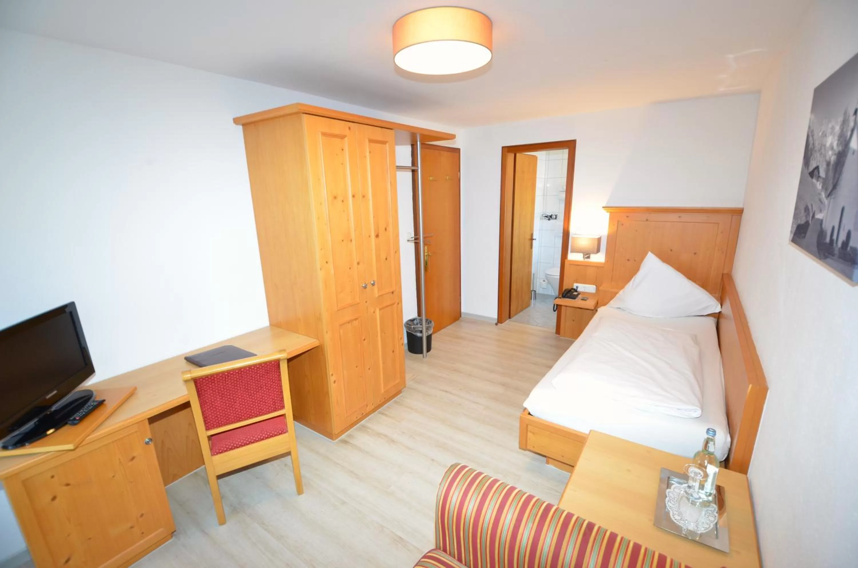 Staff, Bed in Hotel Cafe Fuggerhof