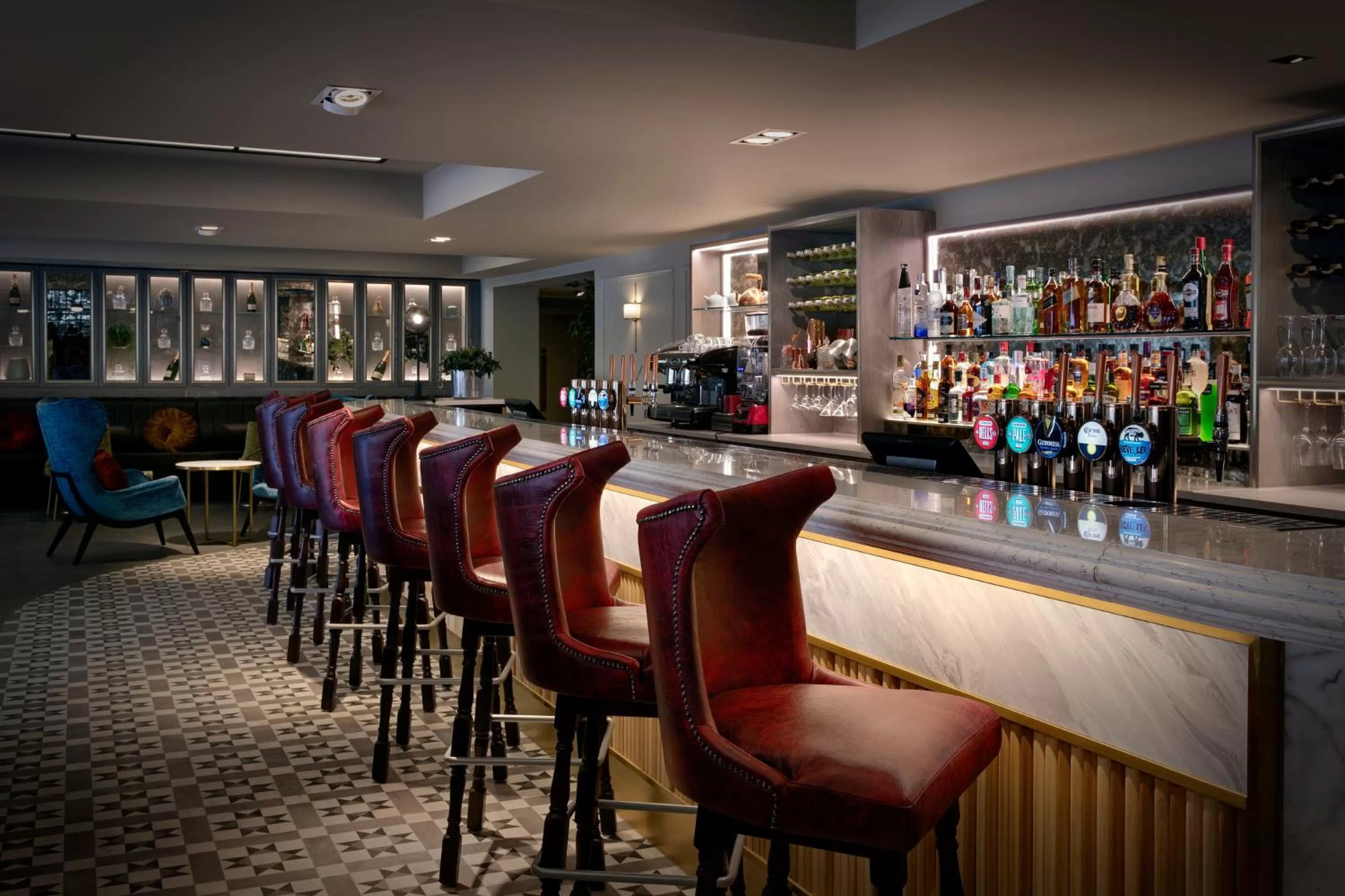 Lounge or bar in Leonardo Royal Hotel London City - Tower of London