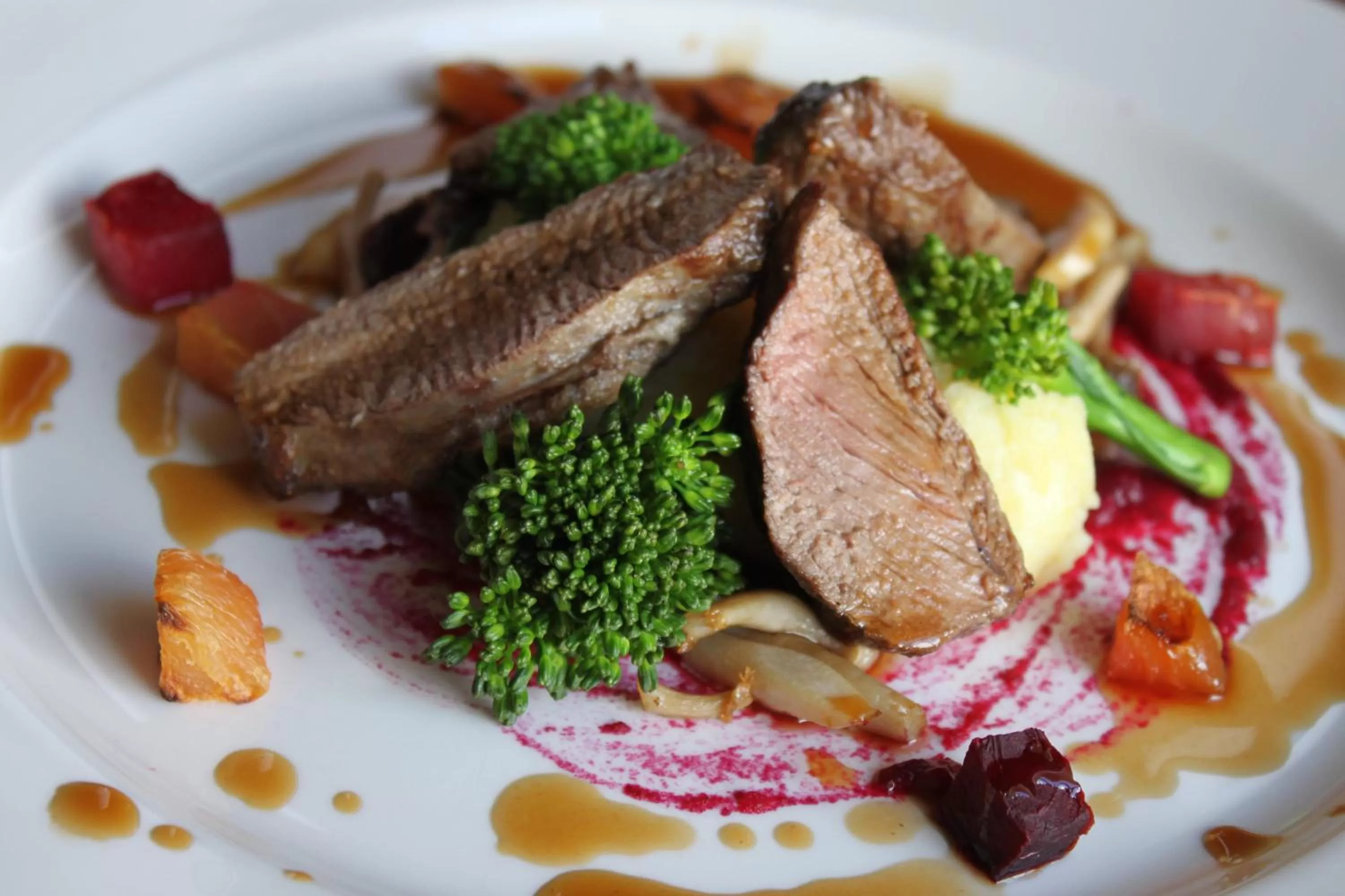 Restaurant/places to eat in Mackays Hotel