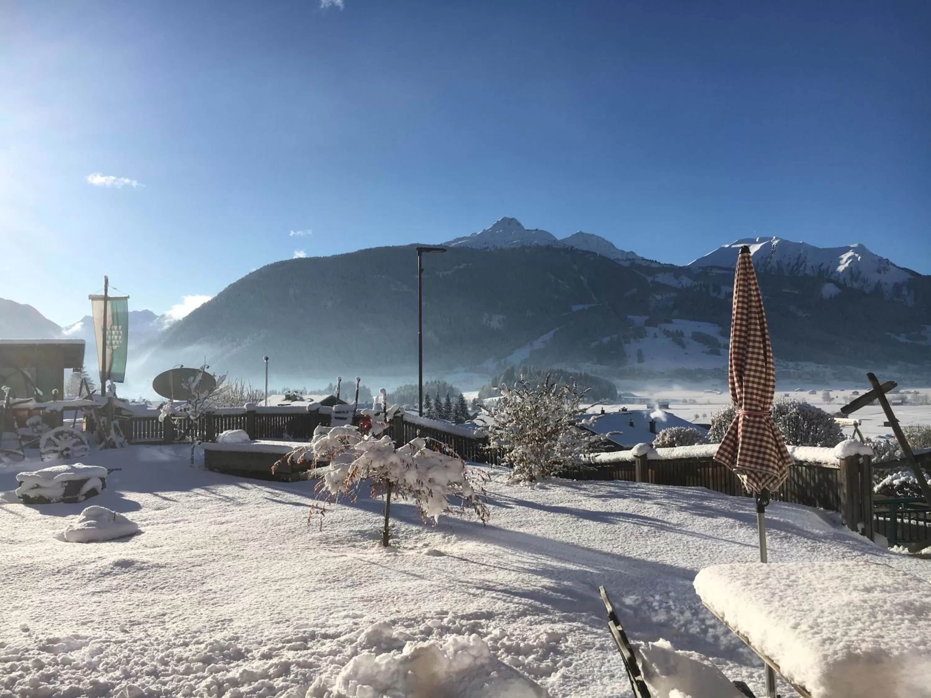 Garden view, Winter in Hotel zum Urviech -Erwachsenenhotel-