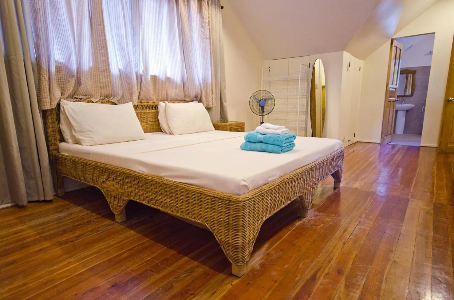 Bedroom, Bed in Mike's Dauin Dive Resort