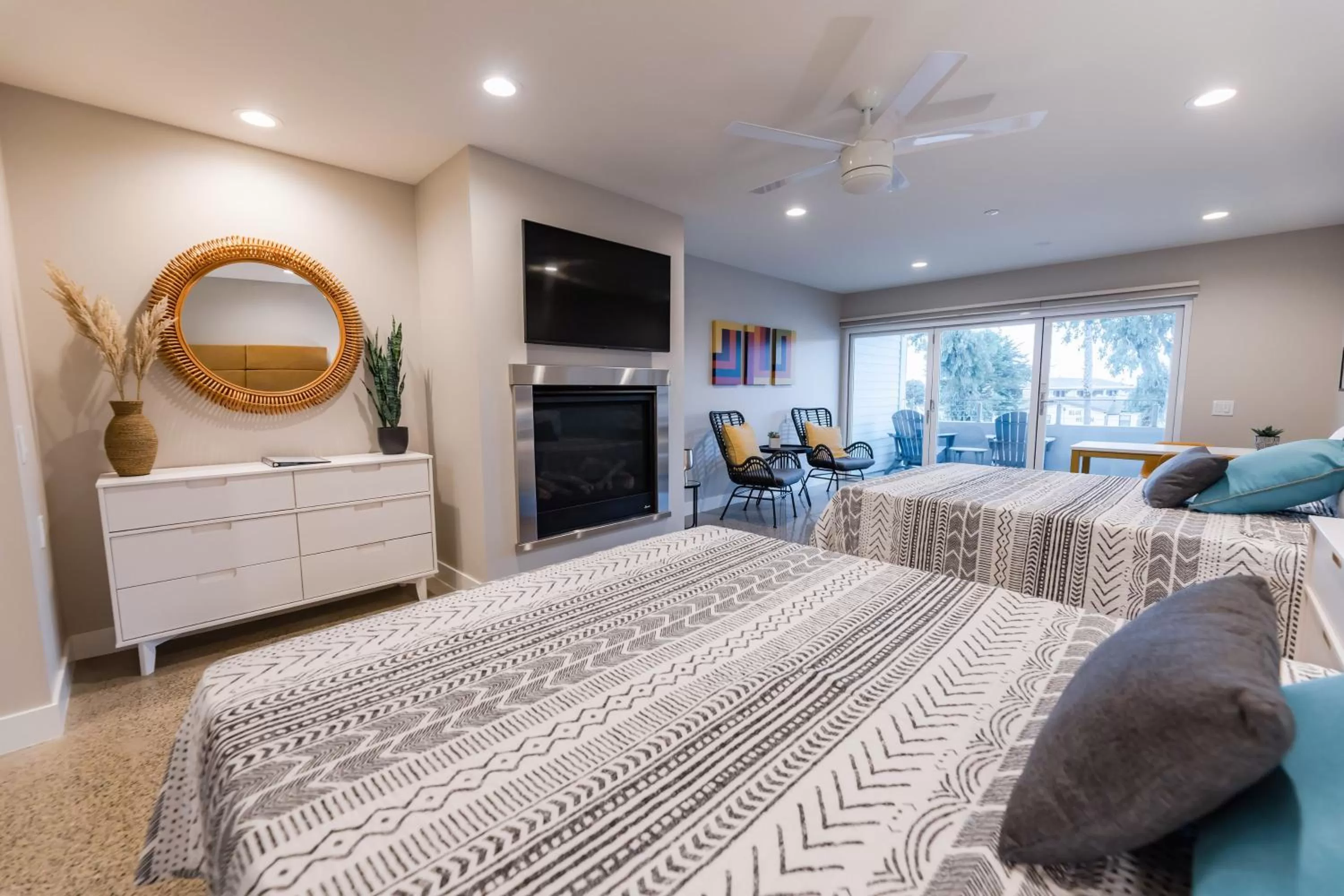 Bed in Baywood Inn Bed & Breakfast