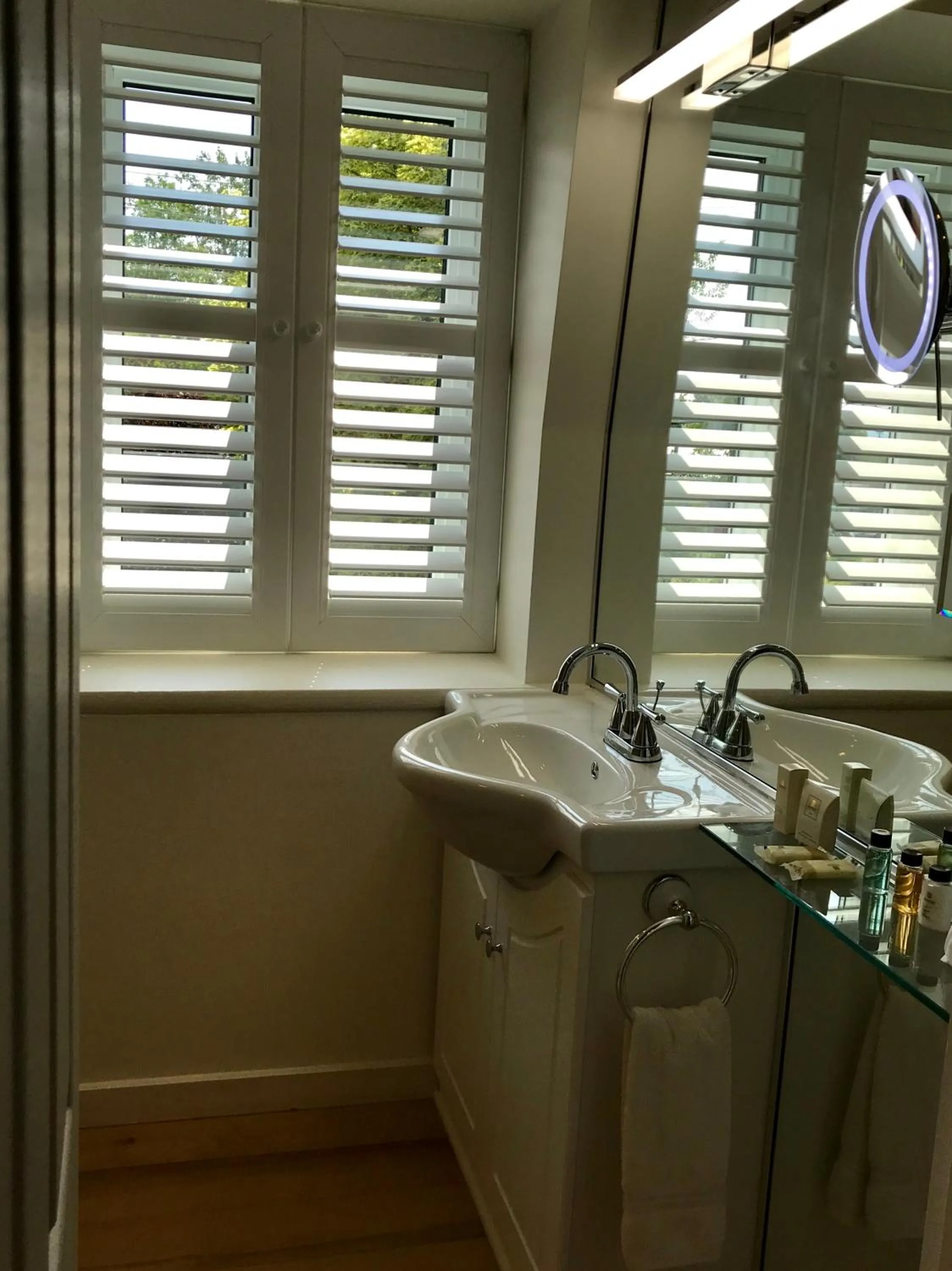 Bathroom in Auberge du Sault-à-la-Puce