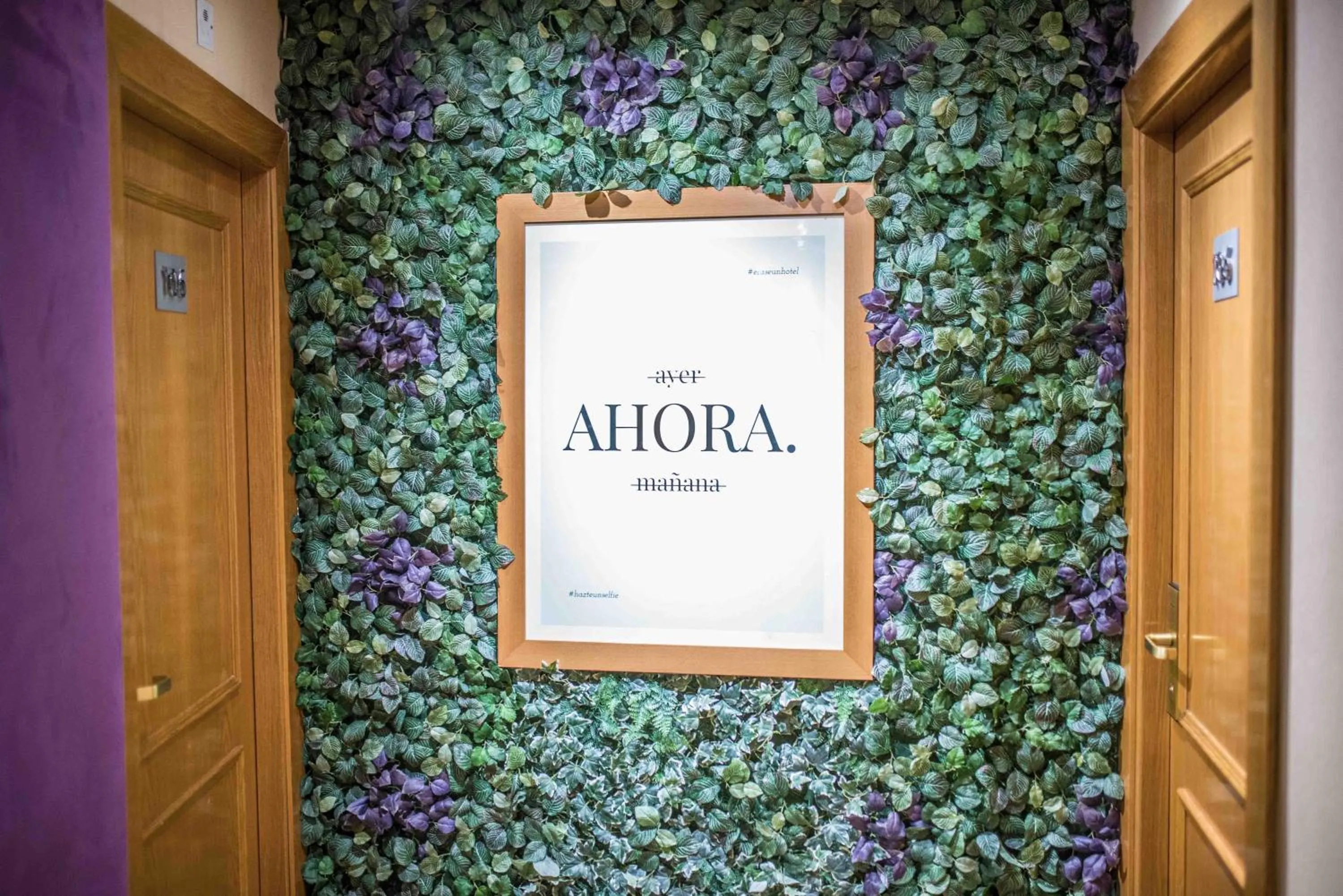 Decorative detail in Erase un Hotel