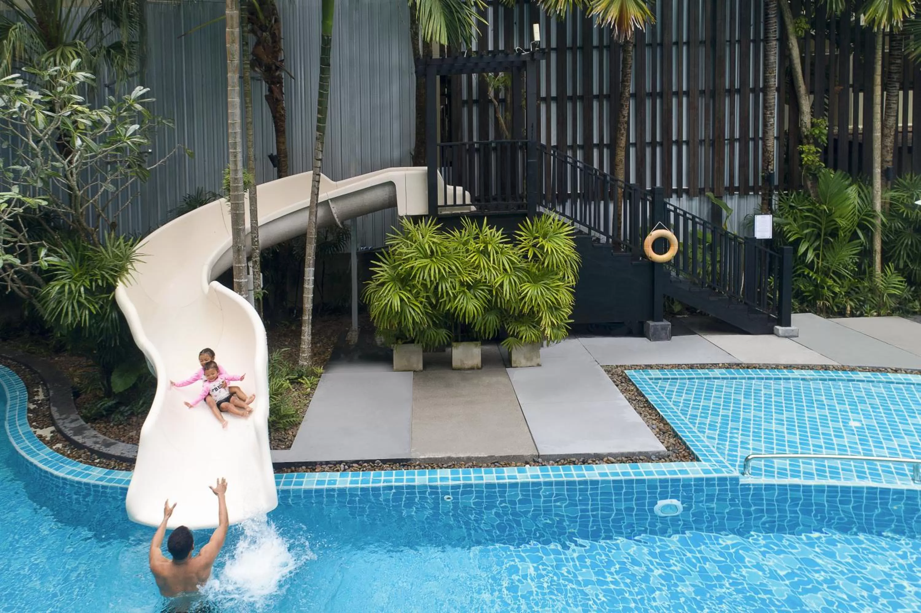Swimming pool in Centara Anda Dhevi Resort & Spa Krabi