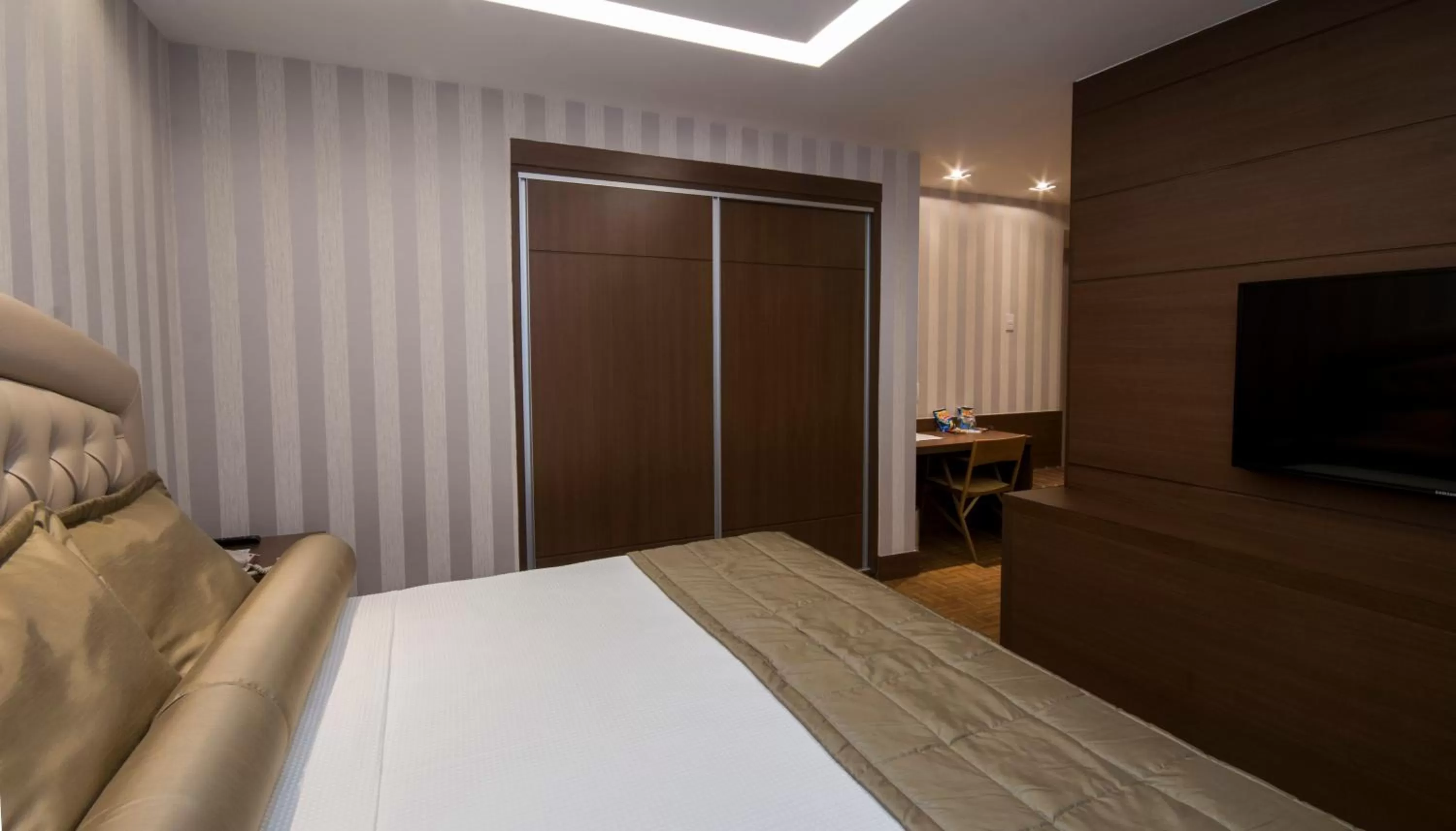 Property building, Bed in Américas Granada Hotel