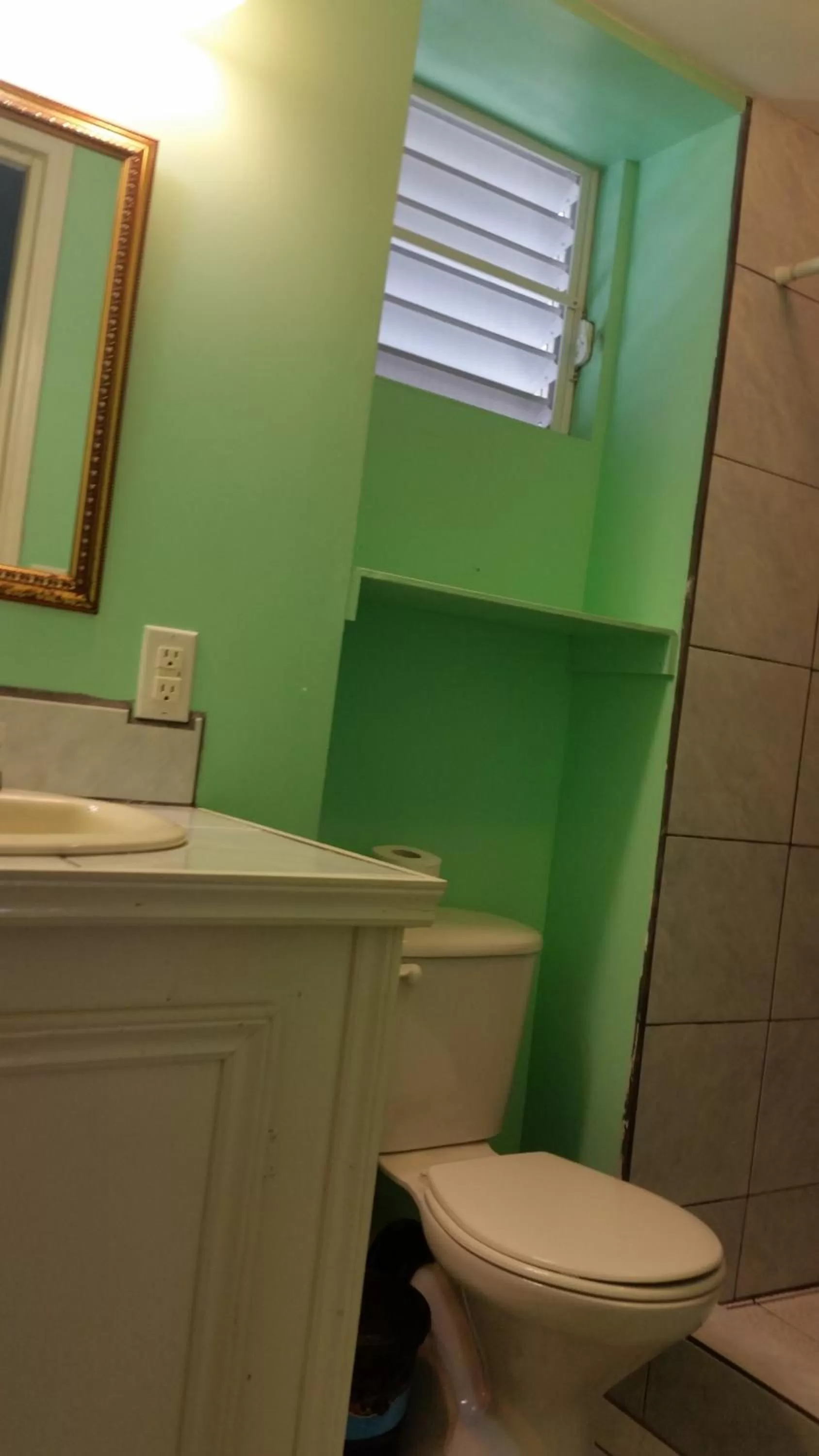 Bathroom in Barefoot Beach Belize