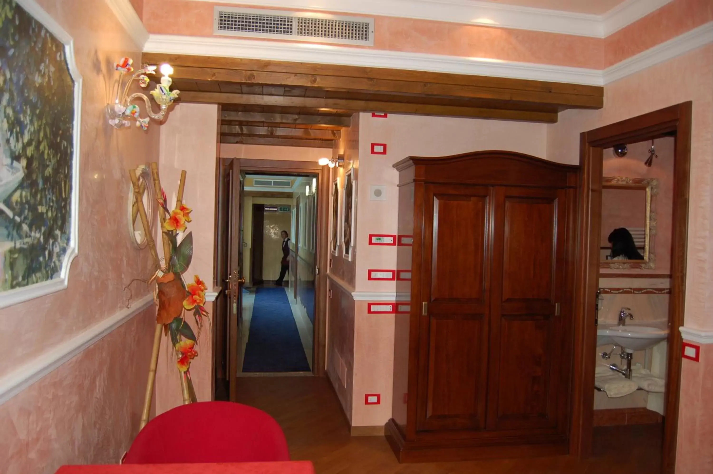 Double Room with Spa Bath - single occupancy in Sul Bacino Double Room with Spa Bath - single occupancy in Sul Bacino