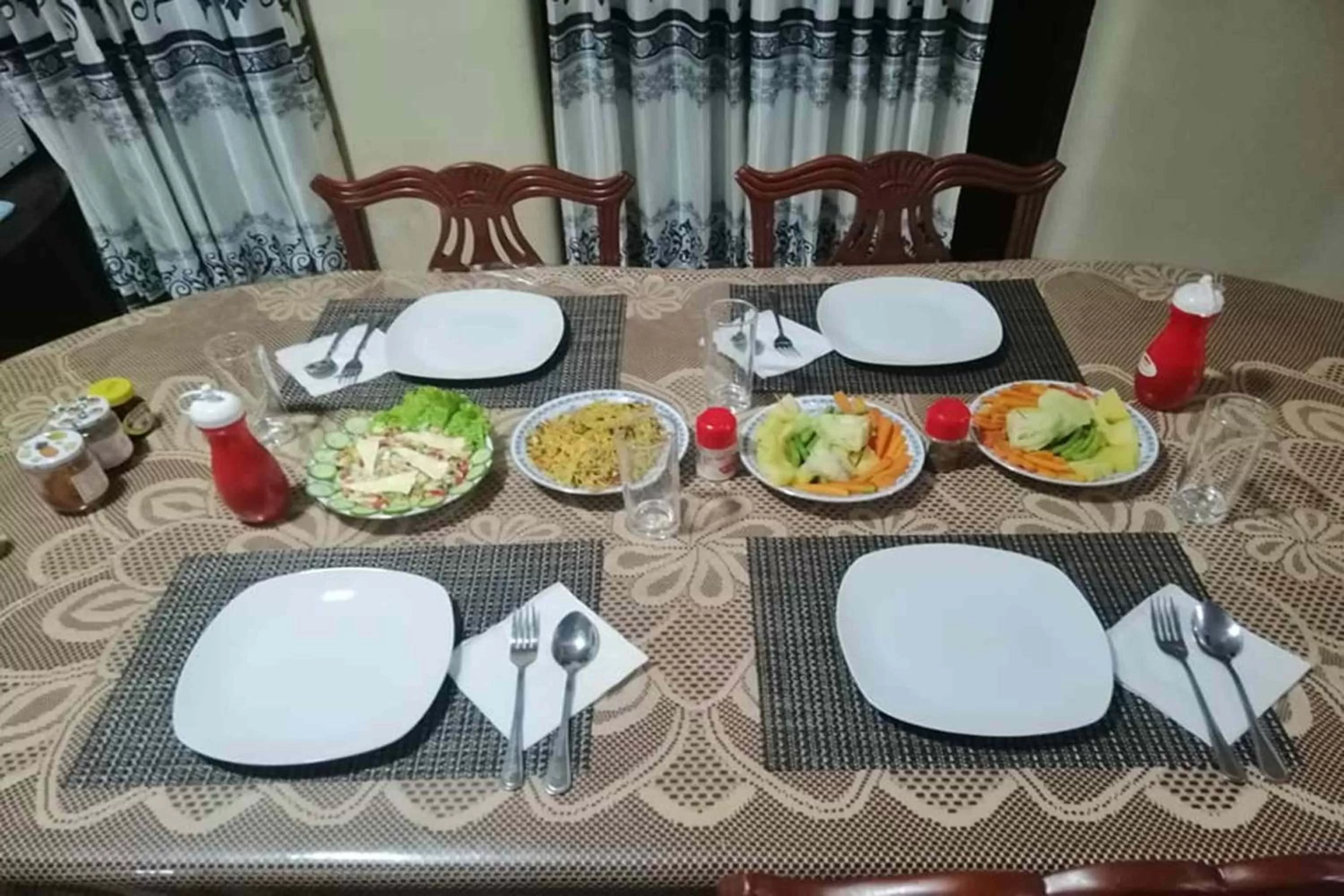 Restaurant/places to eat in Airport A4 Transit Hub - Eco Chalets - FREE SHUTTLE SERVICE 24HRS