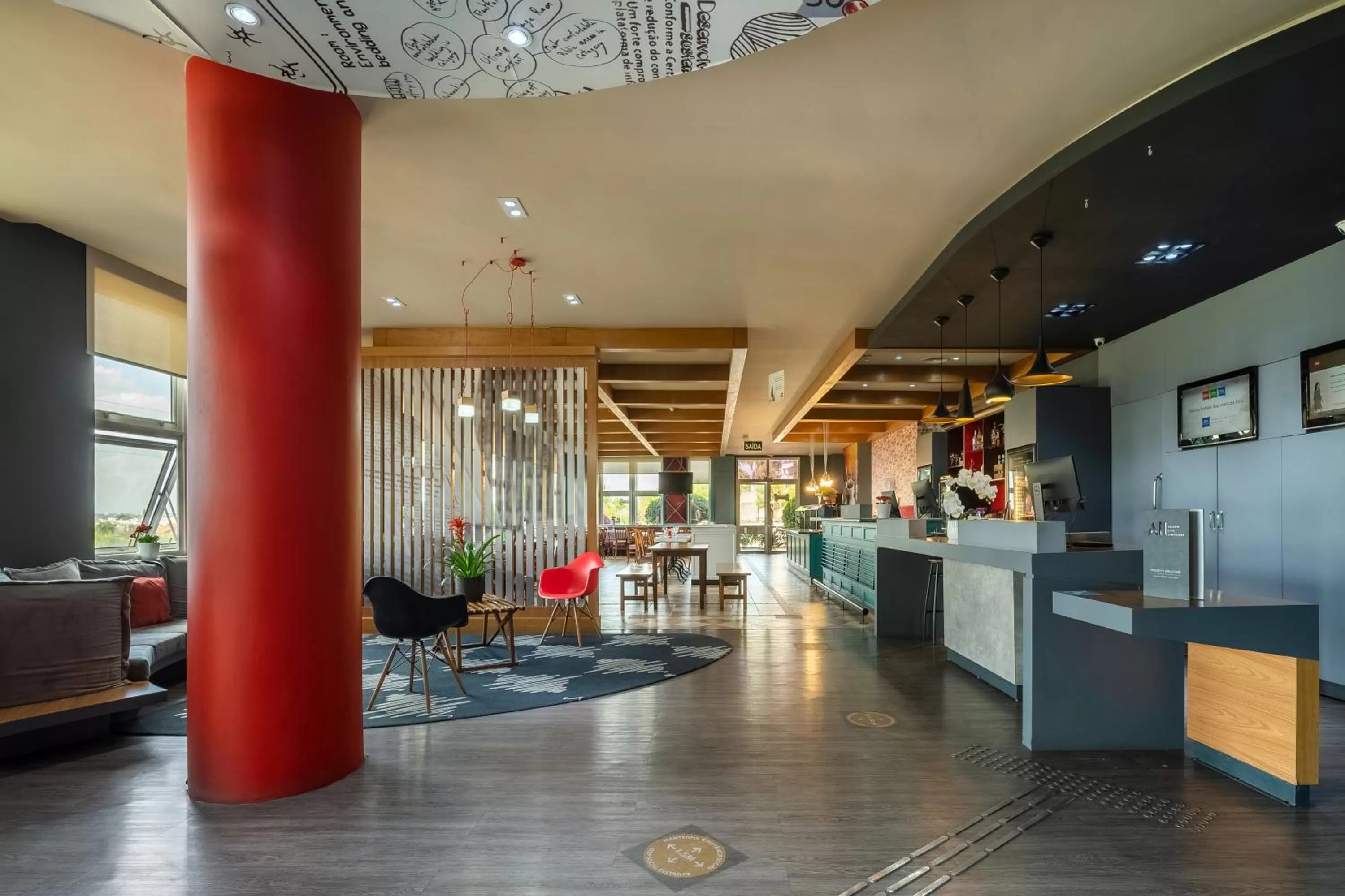 Seating area in ibis Sorocaba
