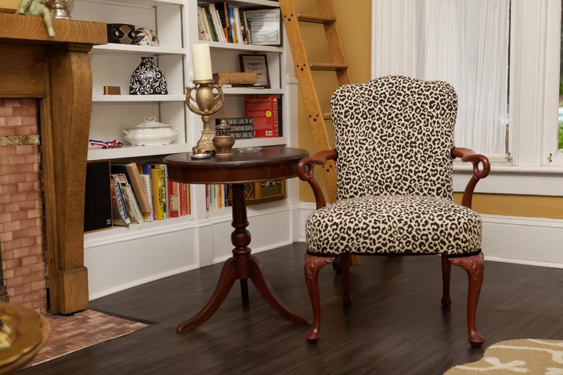 Decorative detail, Seating Area in Nestle Inn