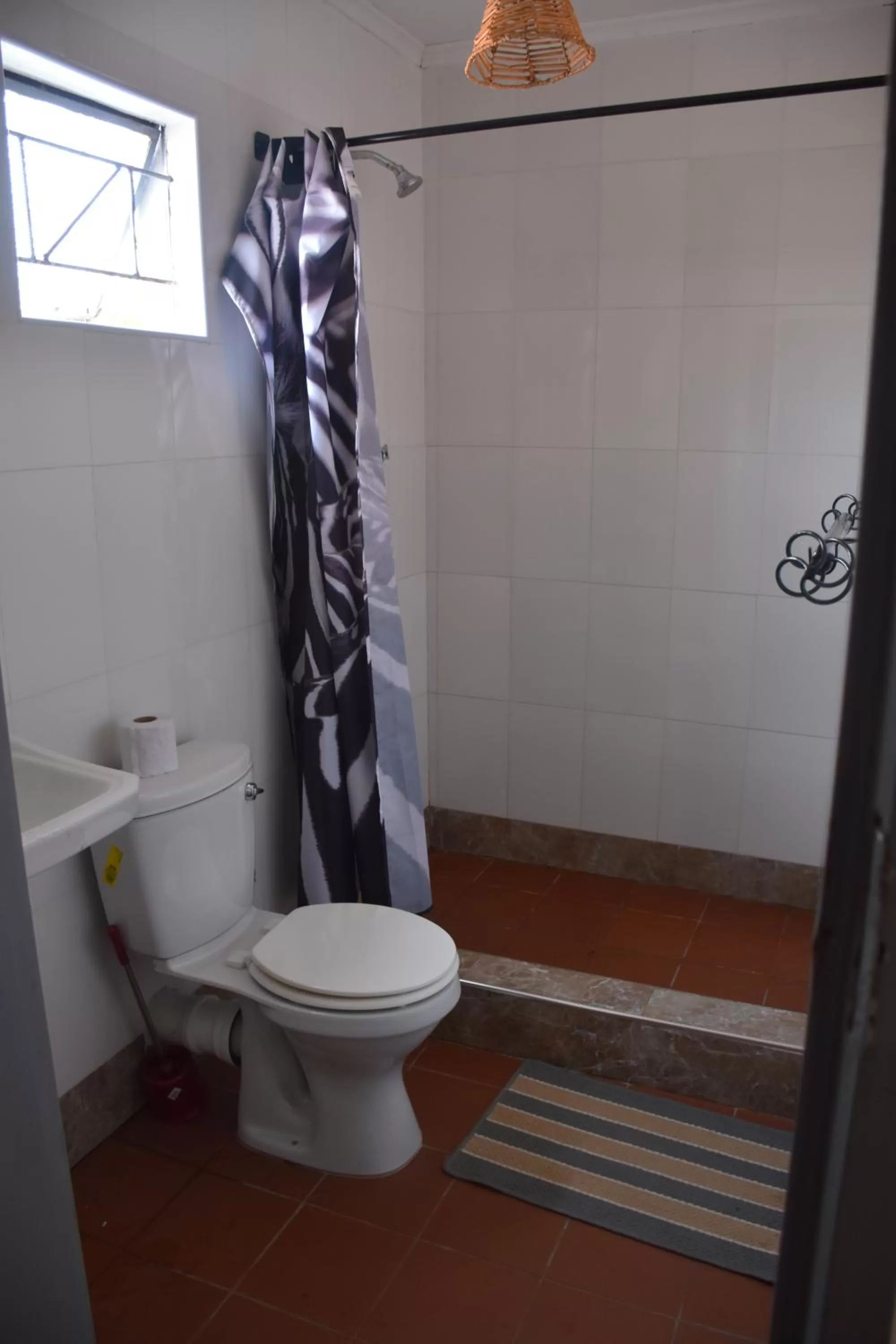 Shower, Bathroom in Tabonina Bis