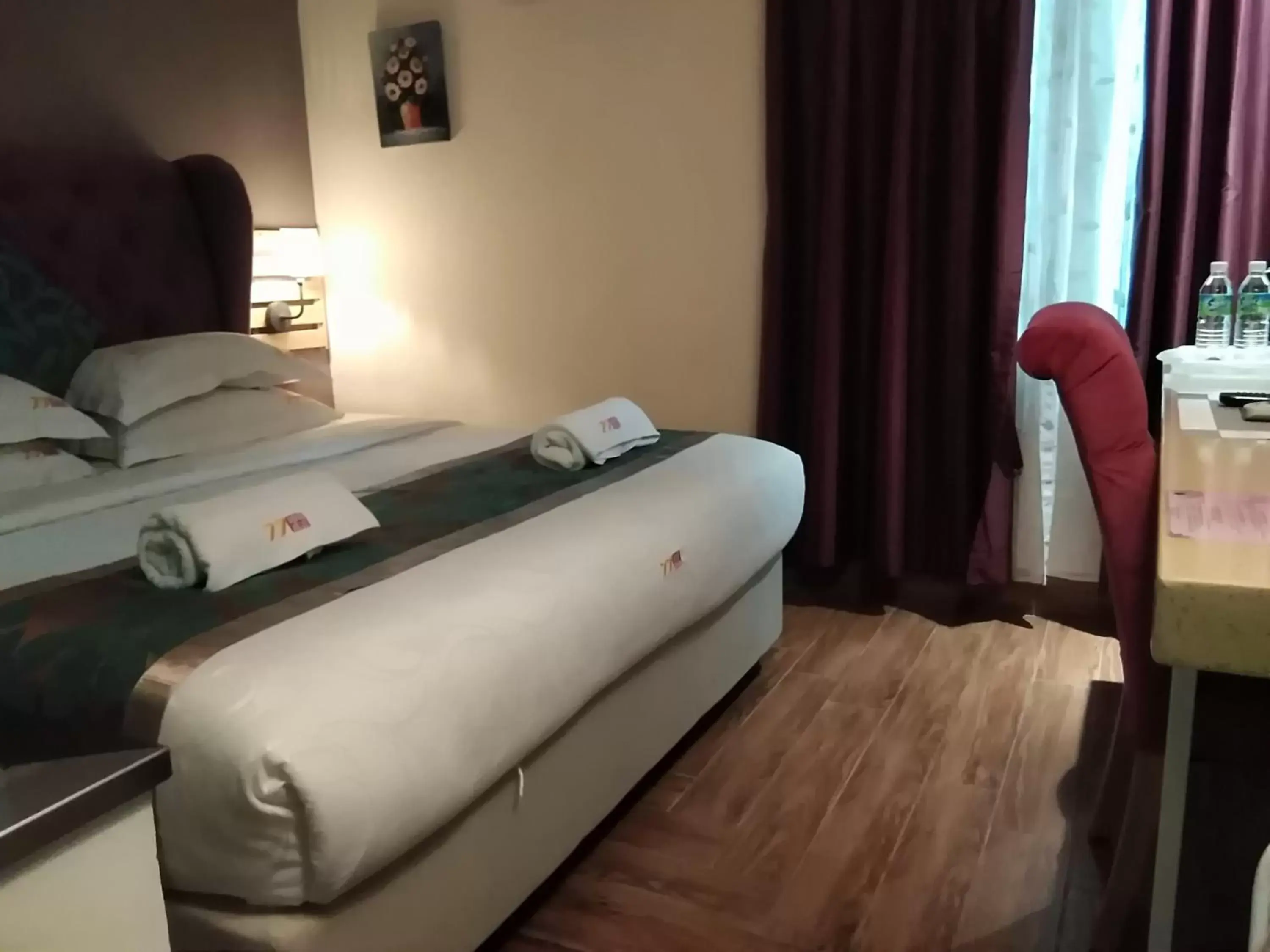 Deluxe King Room with Window in 77 Boutique Hotel Deluxe King Room with Window in 77 Boutique Hotel