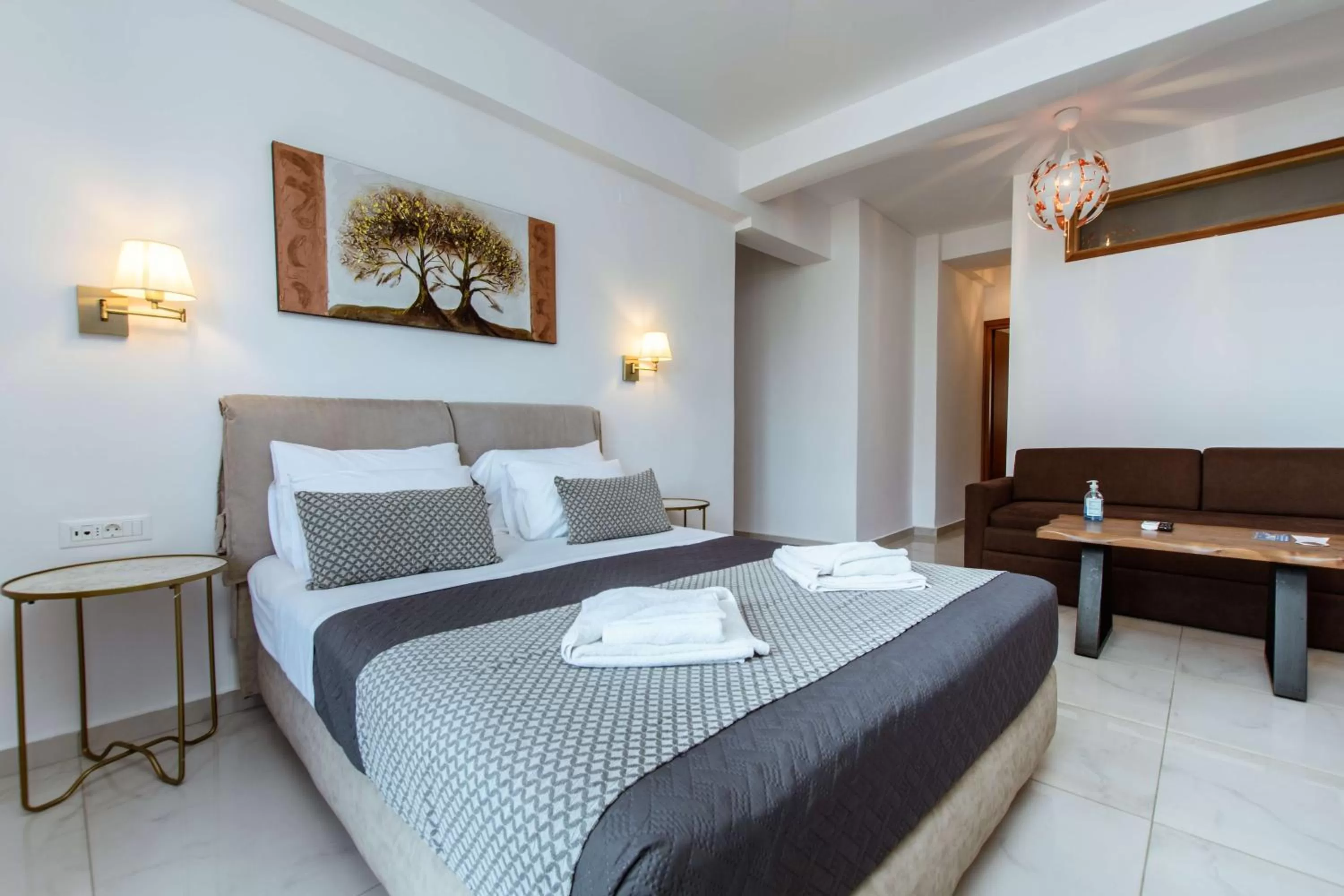 Bed in Deluxe Suites