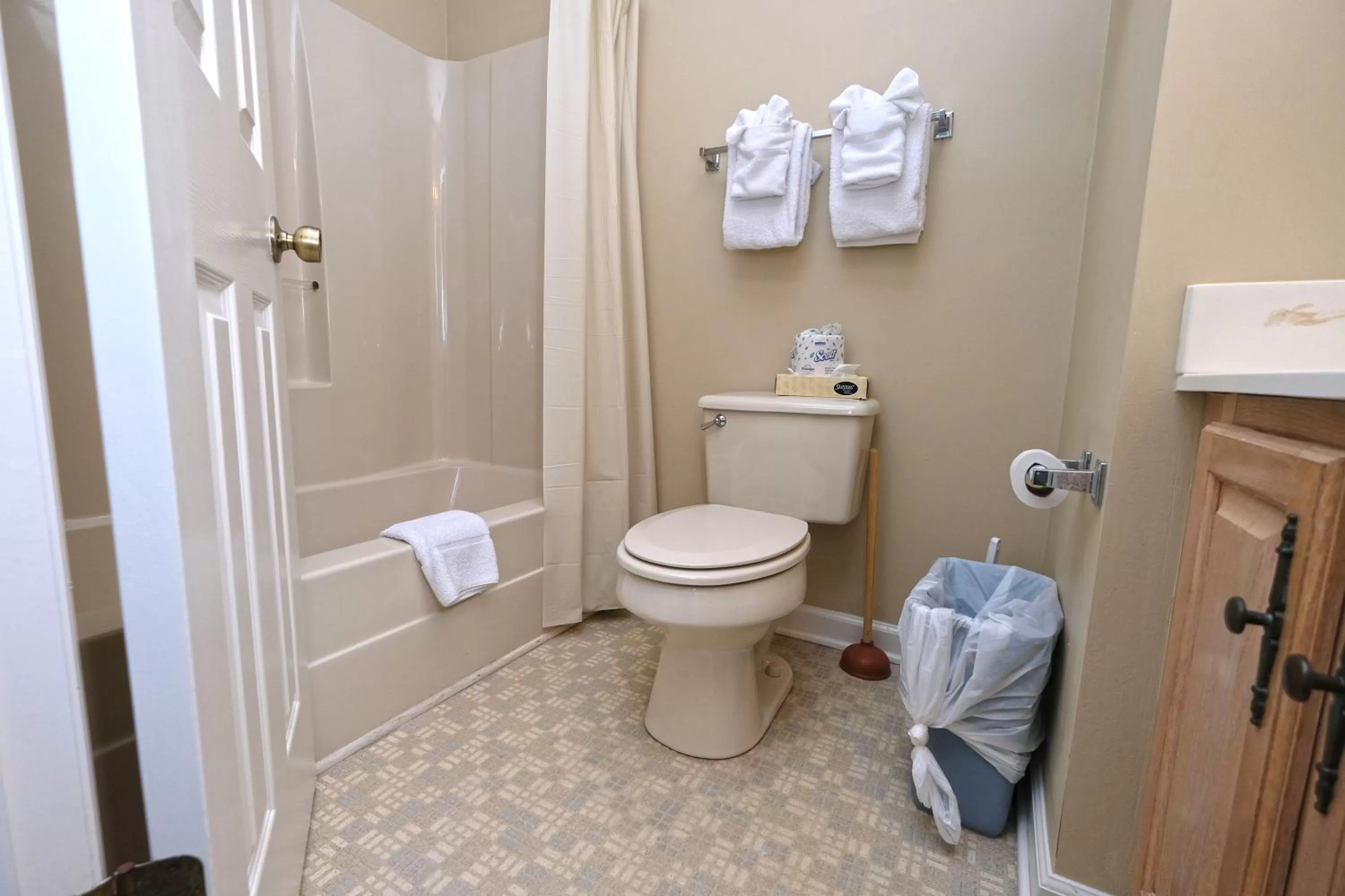 Bathroom in Litchfield Beach & Golf Resort