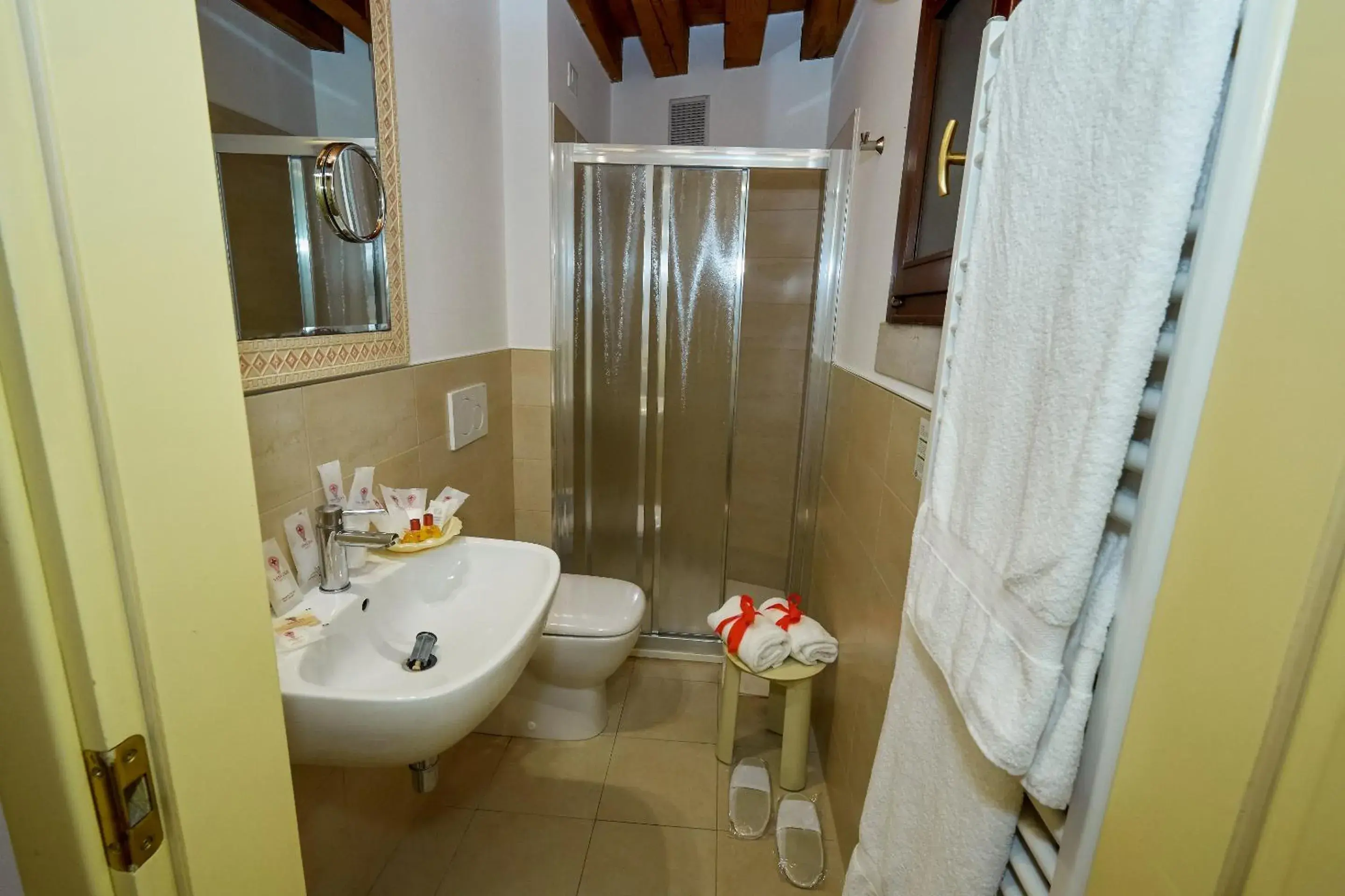 Classic Double or Twin Room in Hotel Riviera Dei Dogi Classic Double or Twin Room in Hotel Riviera Dei Dogi