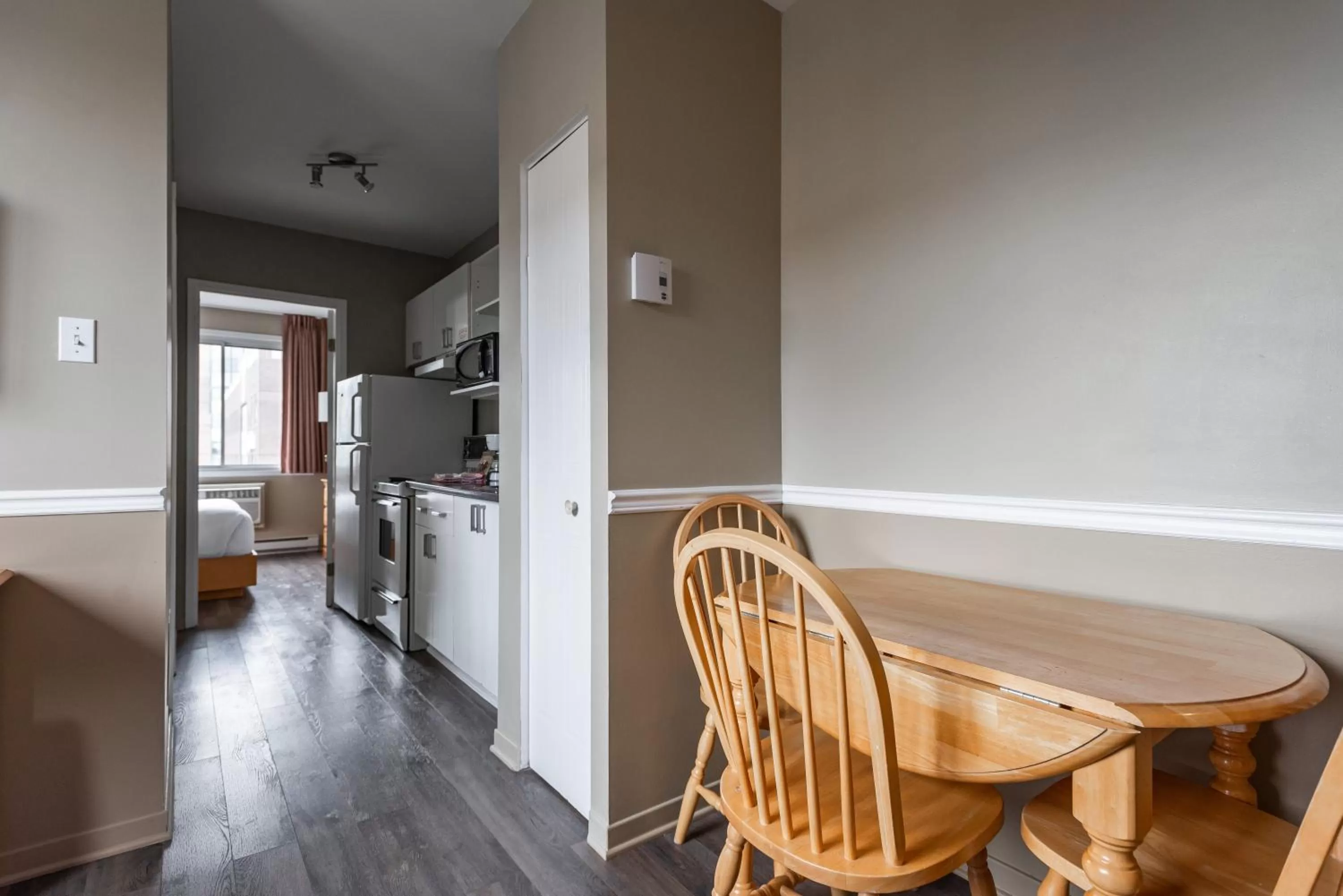 Kitchen or kitchenette in Hotel le Roberval