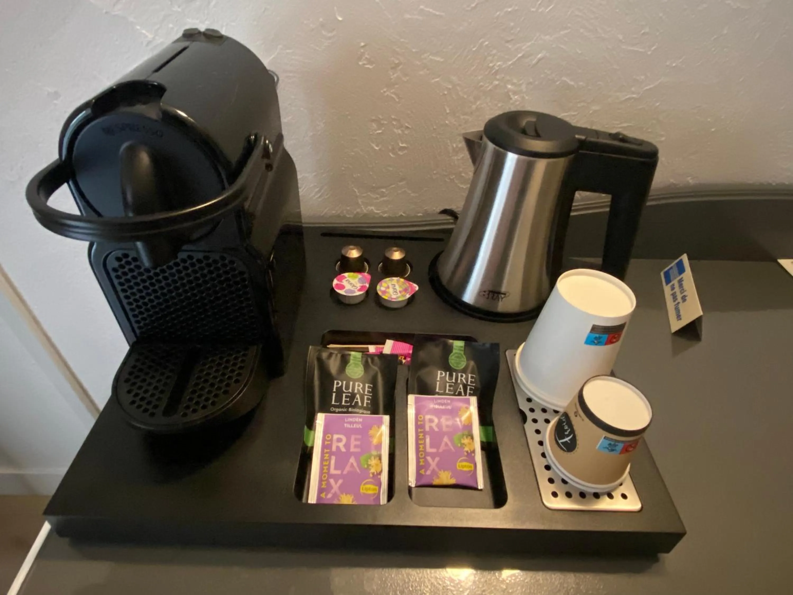 Coffee/tea facilities in Le Floréal