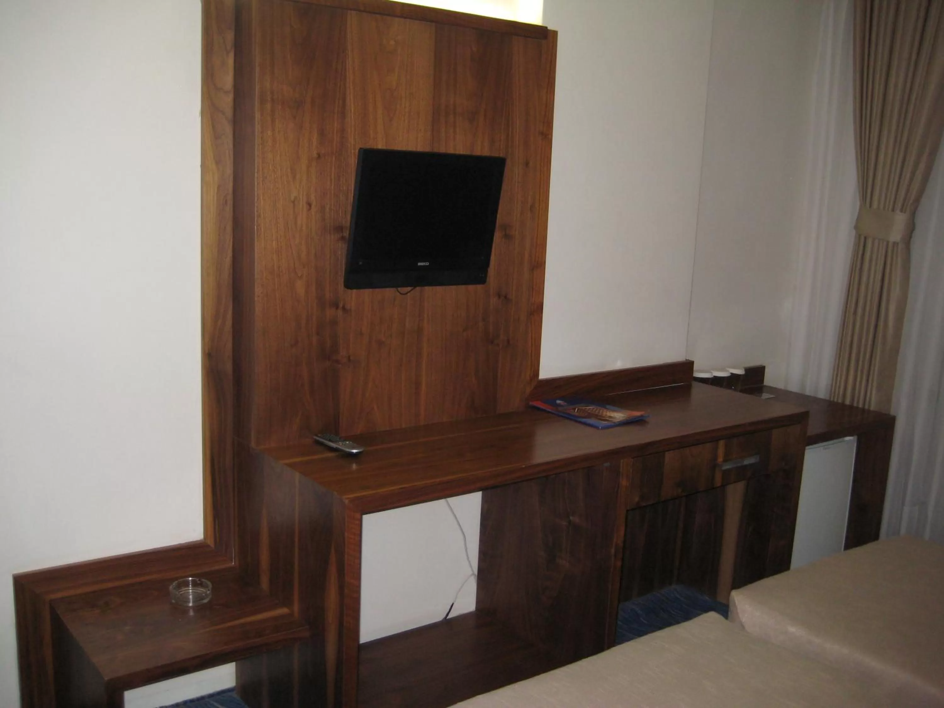 TV and multimedia, TV/Entertainment Center in Miroglu Hotel