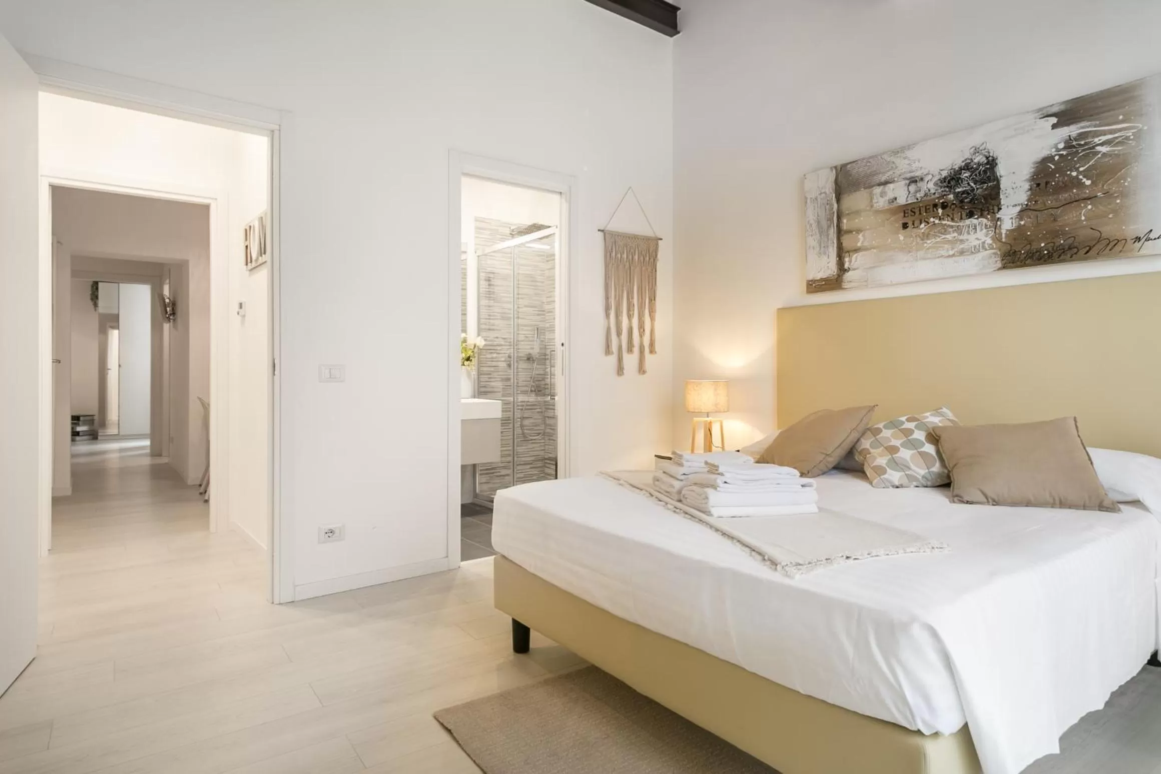 Bed in White Ostilia B&B