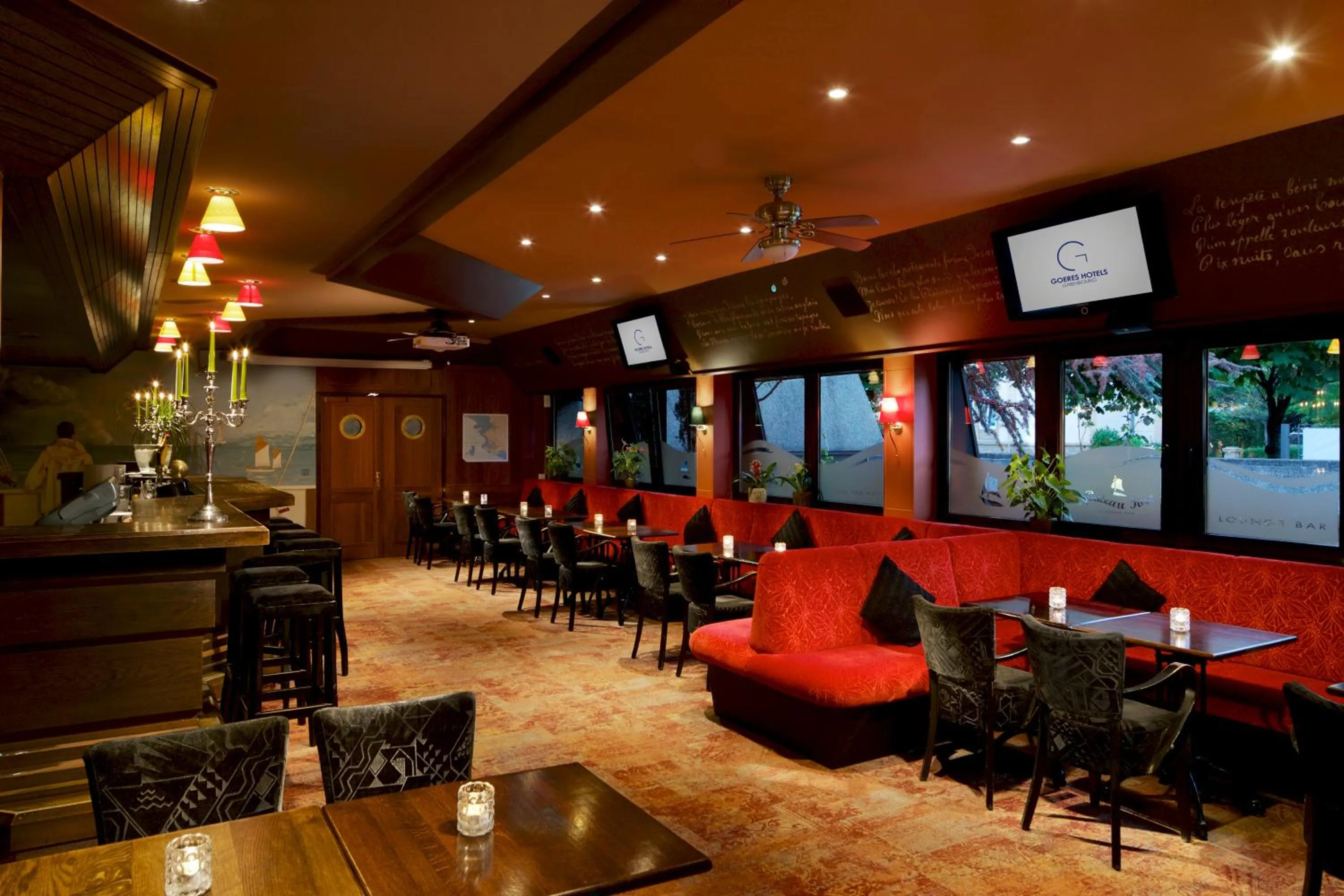 Lounge or bar in Hotel Parc Plaza