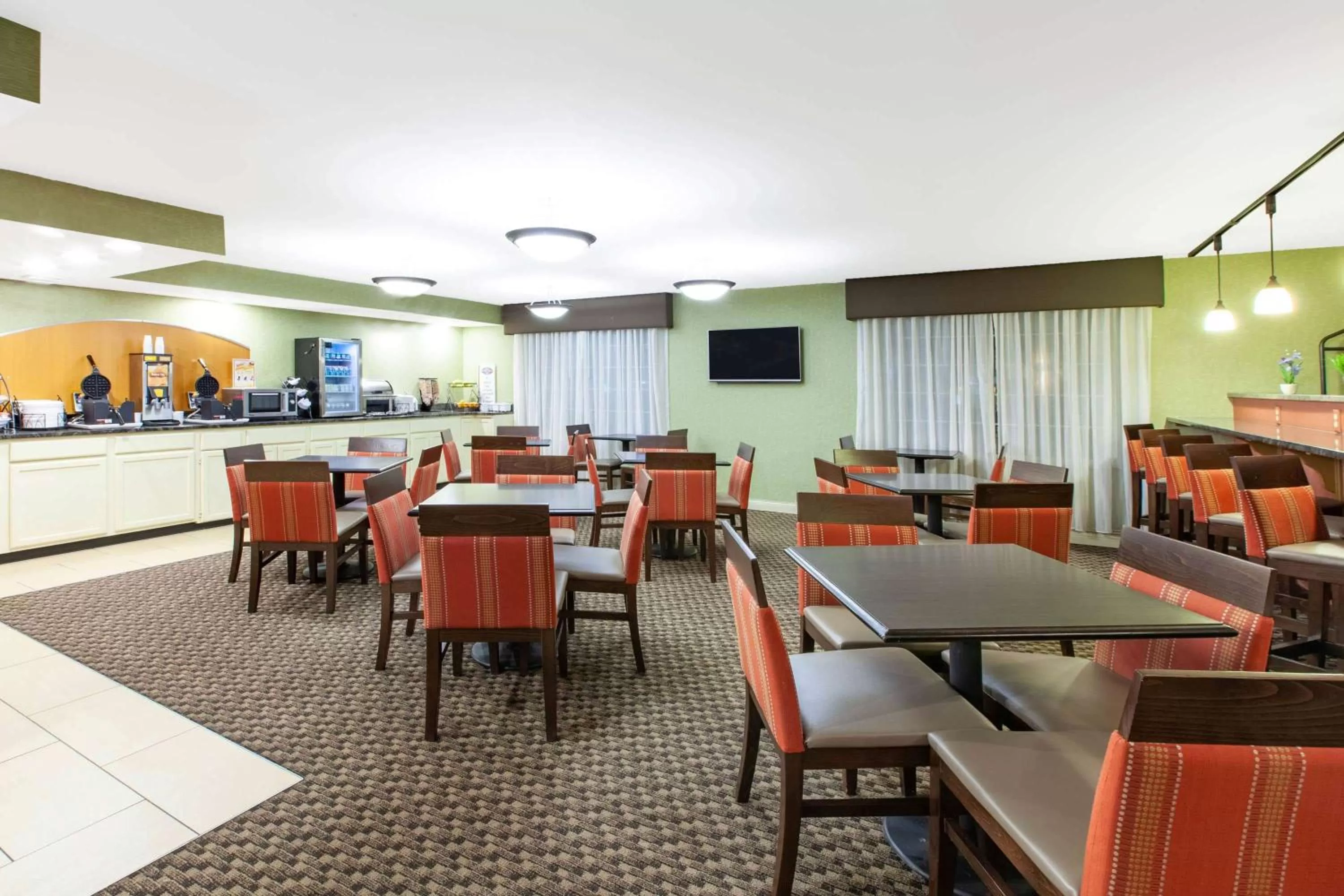 Restaurant/places to eat in Baymont by Wyndham Harrisburg