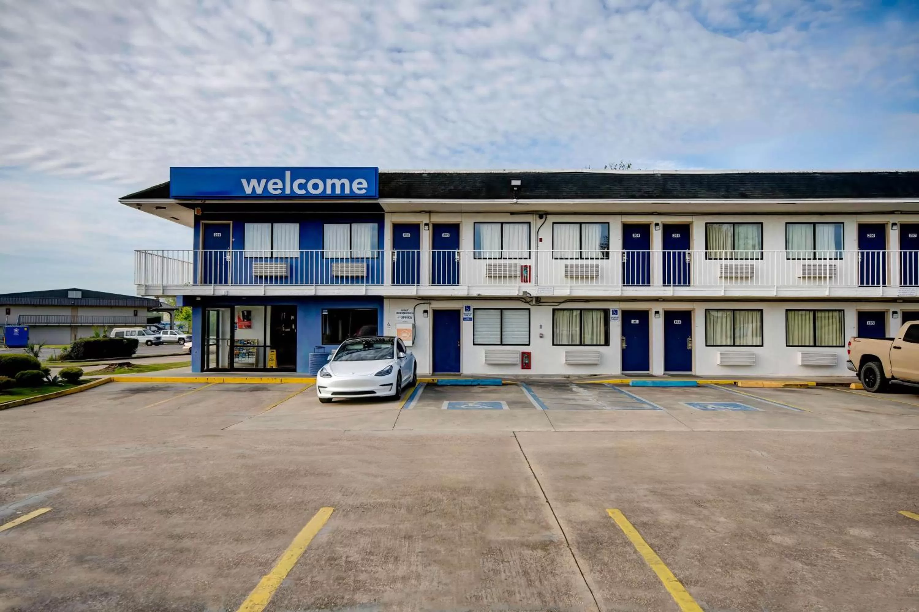 Property building in Motel 6-Port Allen, LA - Baton Rouge