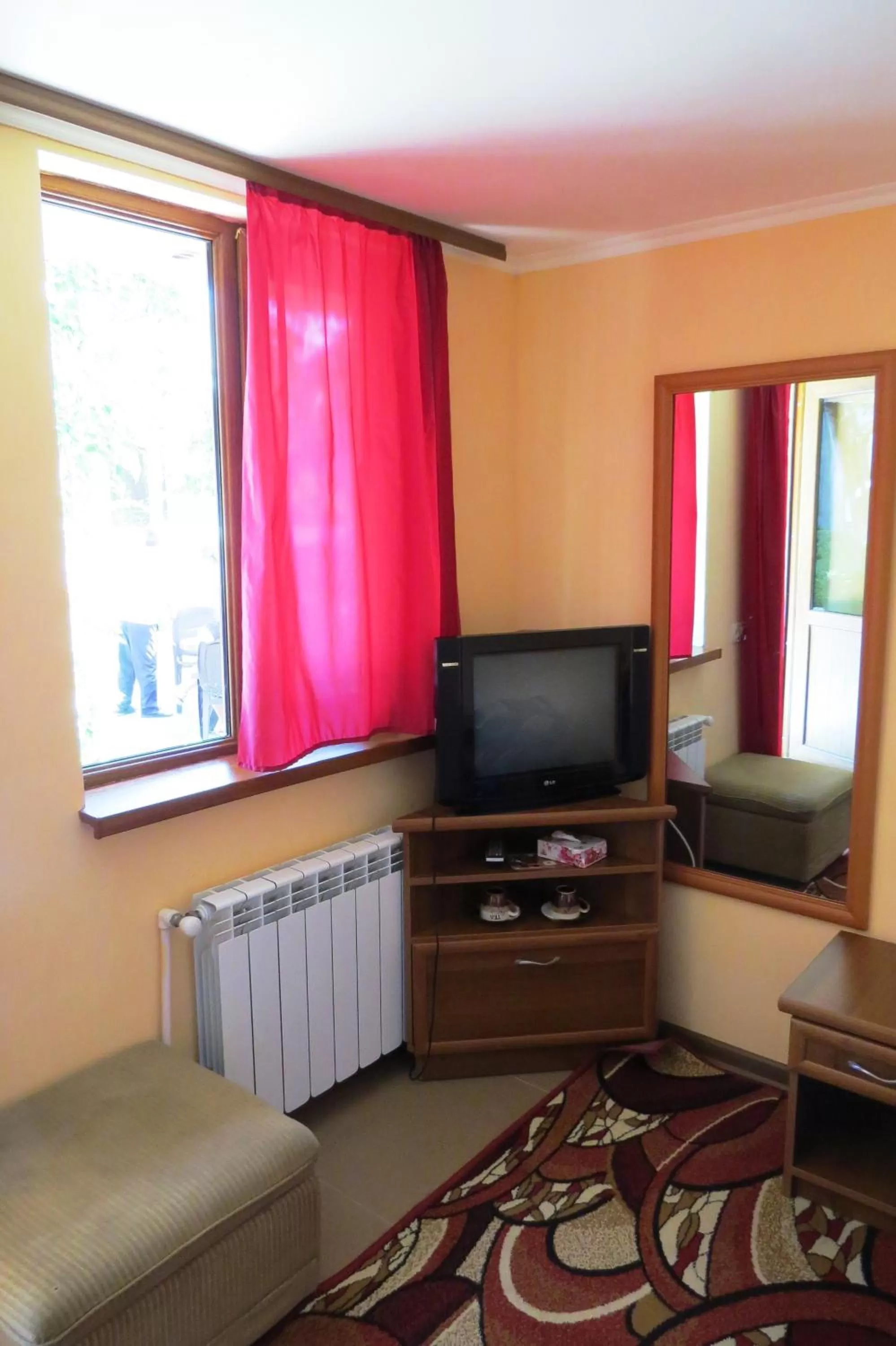 Photo of the whole room, TV/Entertainment Center in MagHay B&B Hotel in Vanadzor