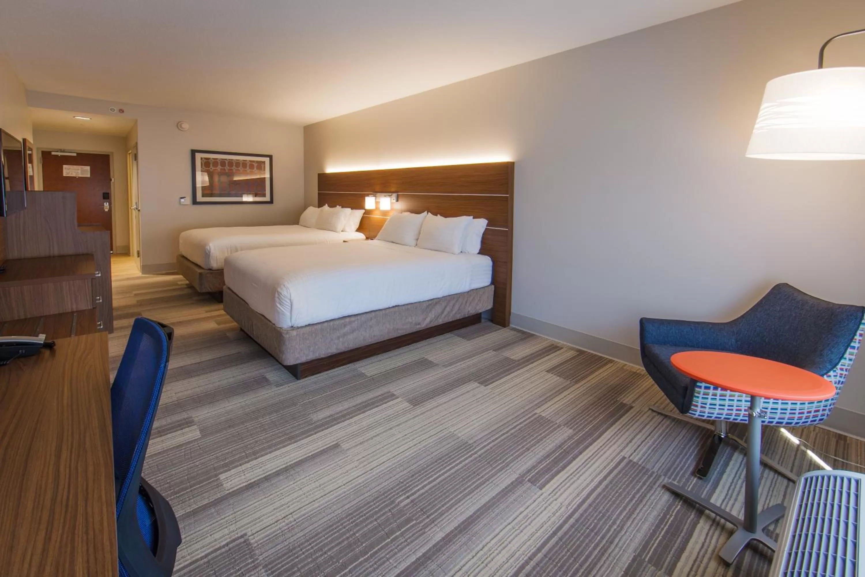 Photo of the whole room, Bed in Holiday Inn Express Gatlinburg Downtown by IHG