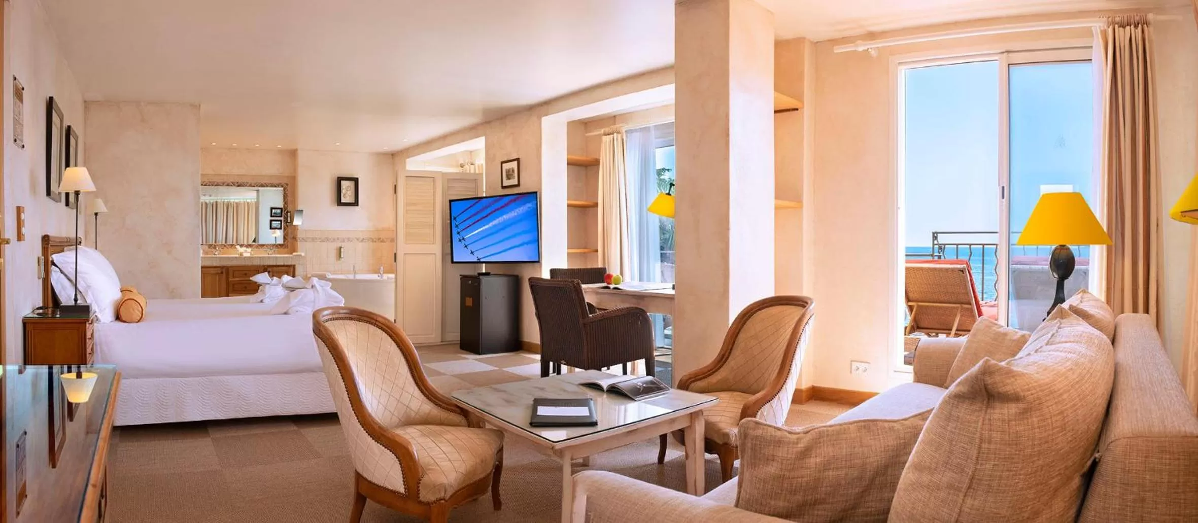 Balcony/Terrace, Bed in Best Western Premier Montfleuri