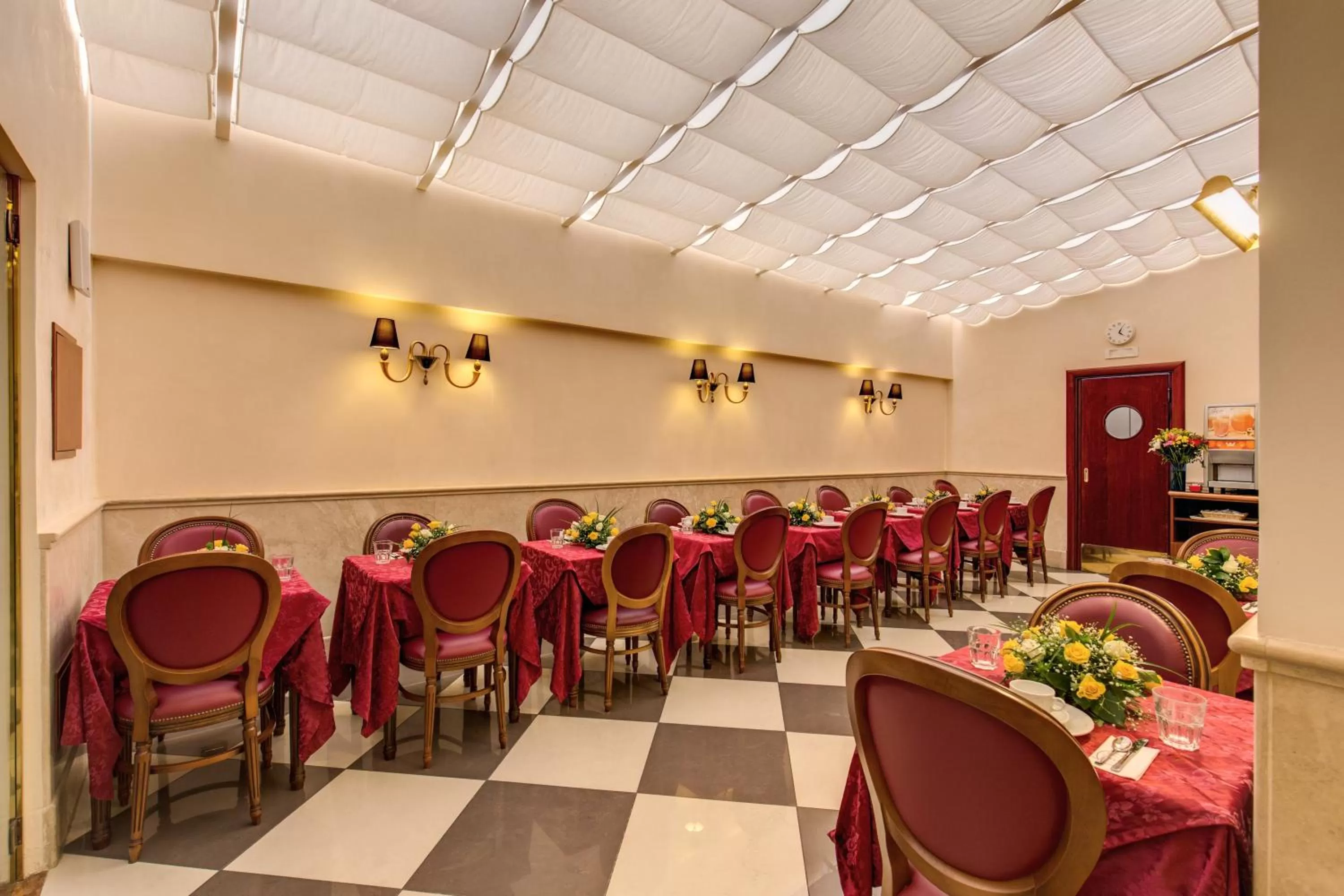 Breakfast in Hotel Contilia