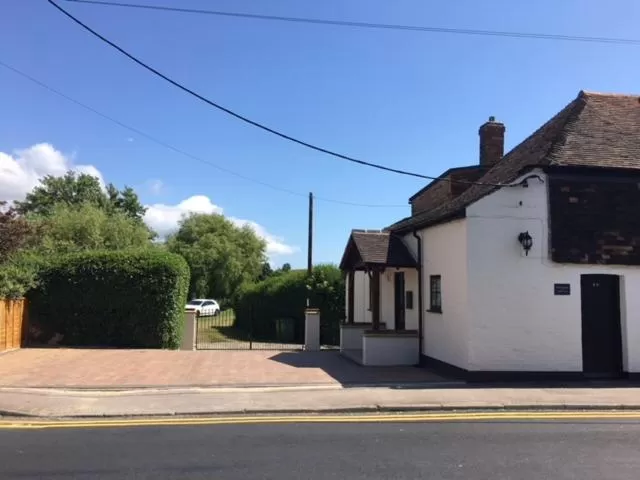 Facade/entrance in Willow Cottage