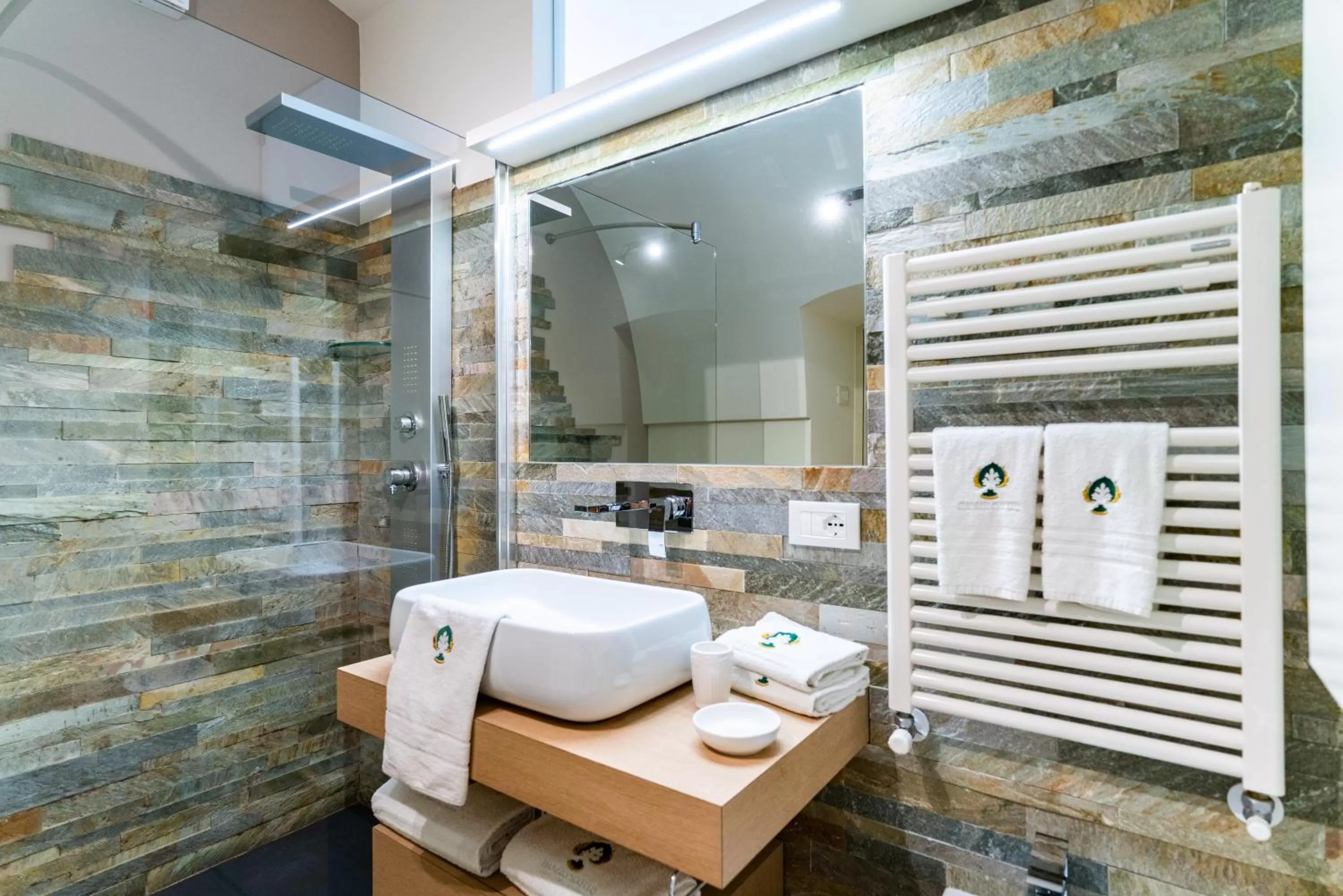 Shower in Palazzo Scotto