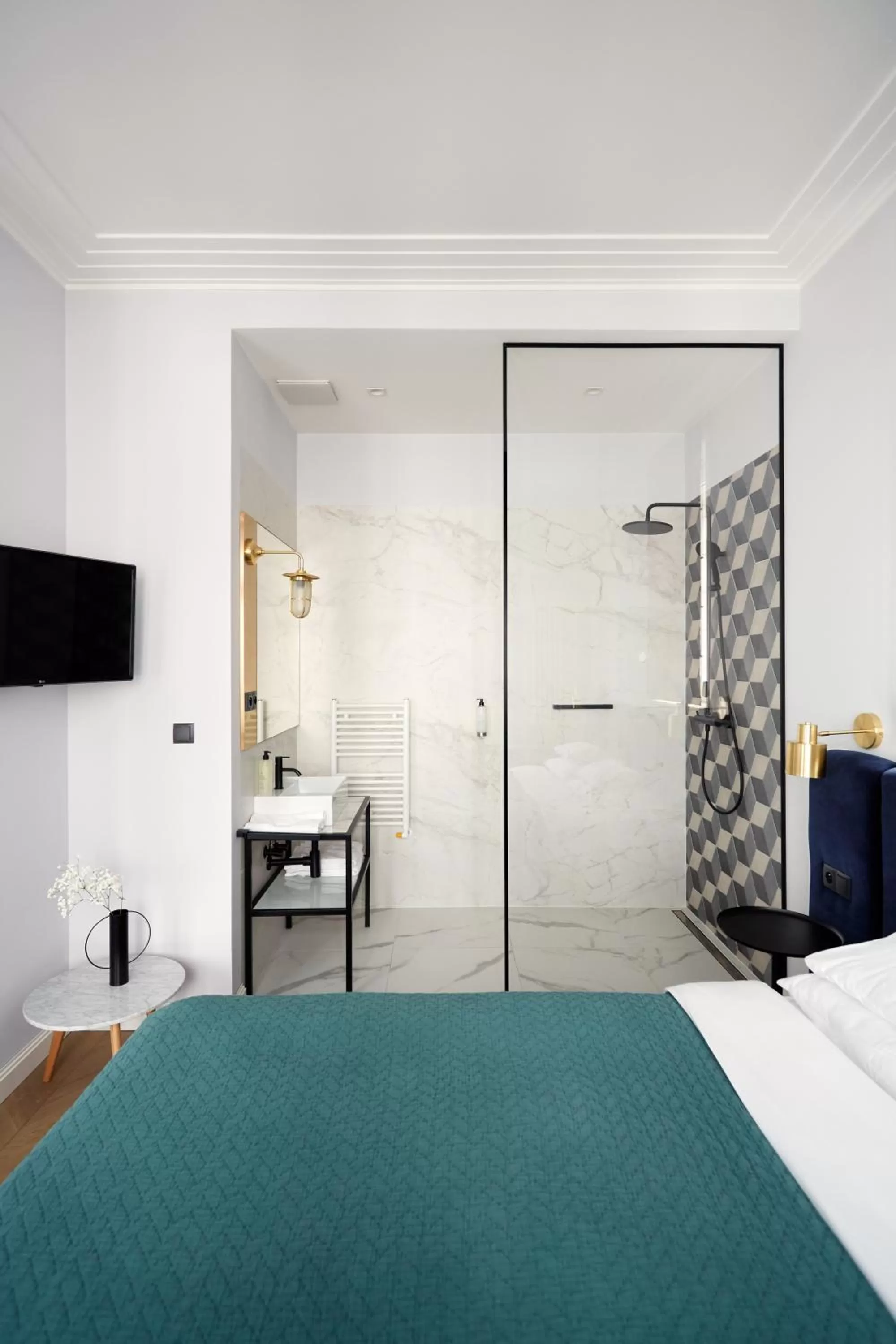 Shower, Bed in No.4 Residence