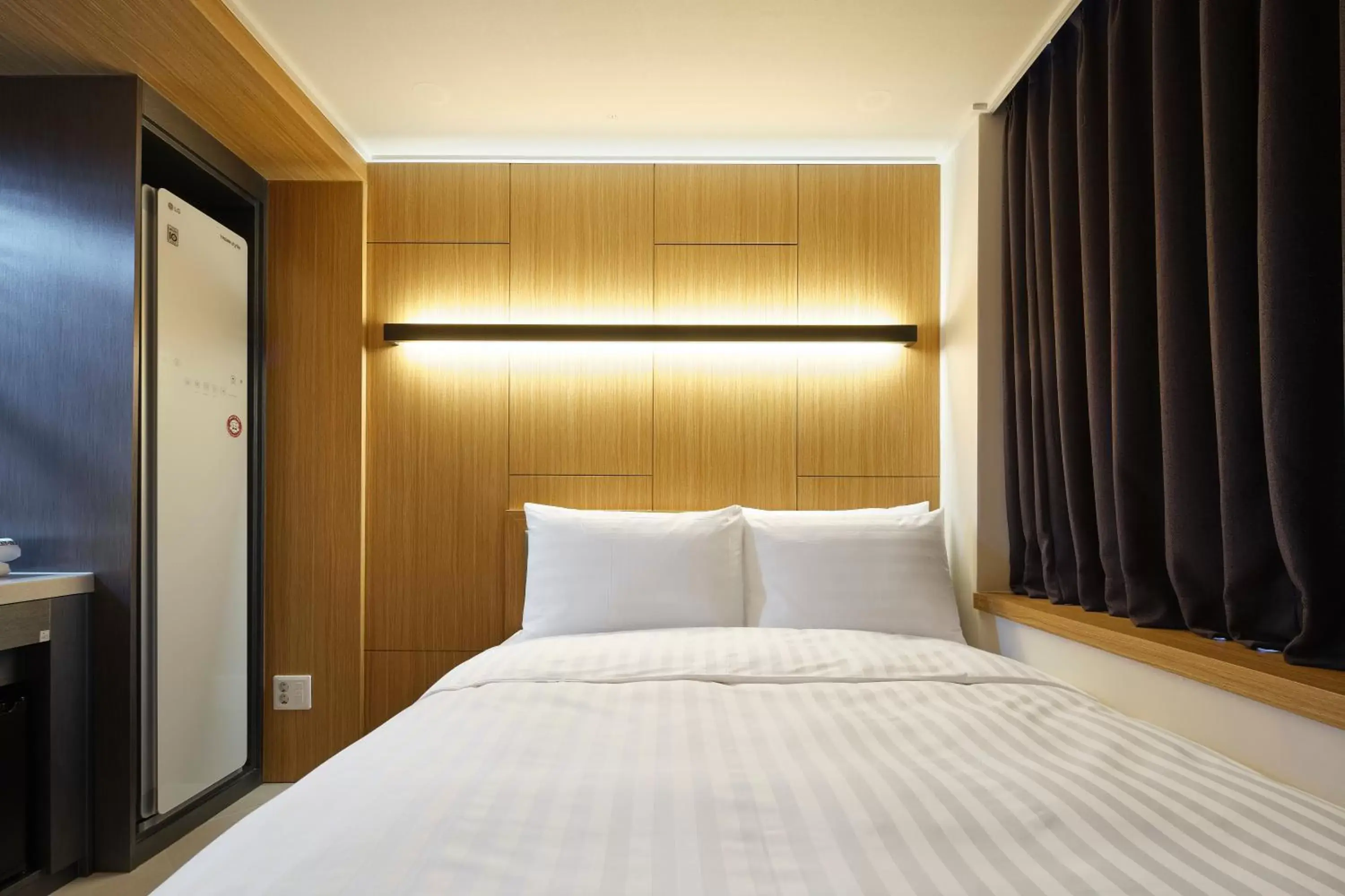 Deluxe Double Room with Steam Closet in S Stay Hotel Deluxe Double Room with Steam Closet in S Stay Hotel