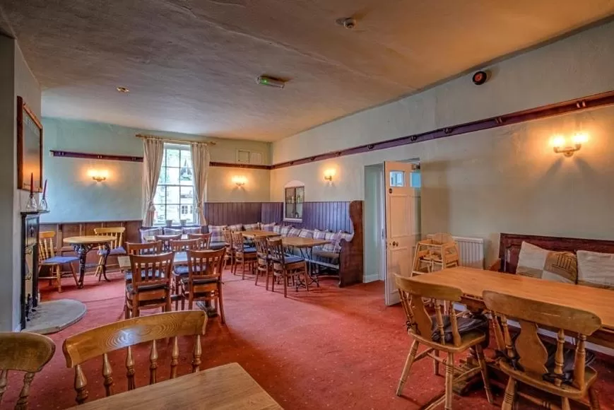 Restaurant/places to eat in Kings Head Hotel