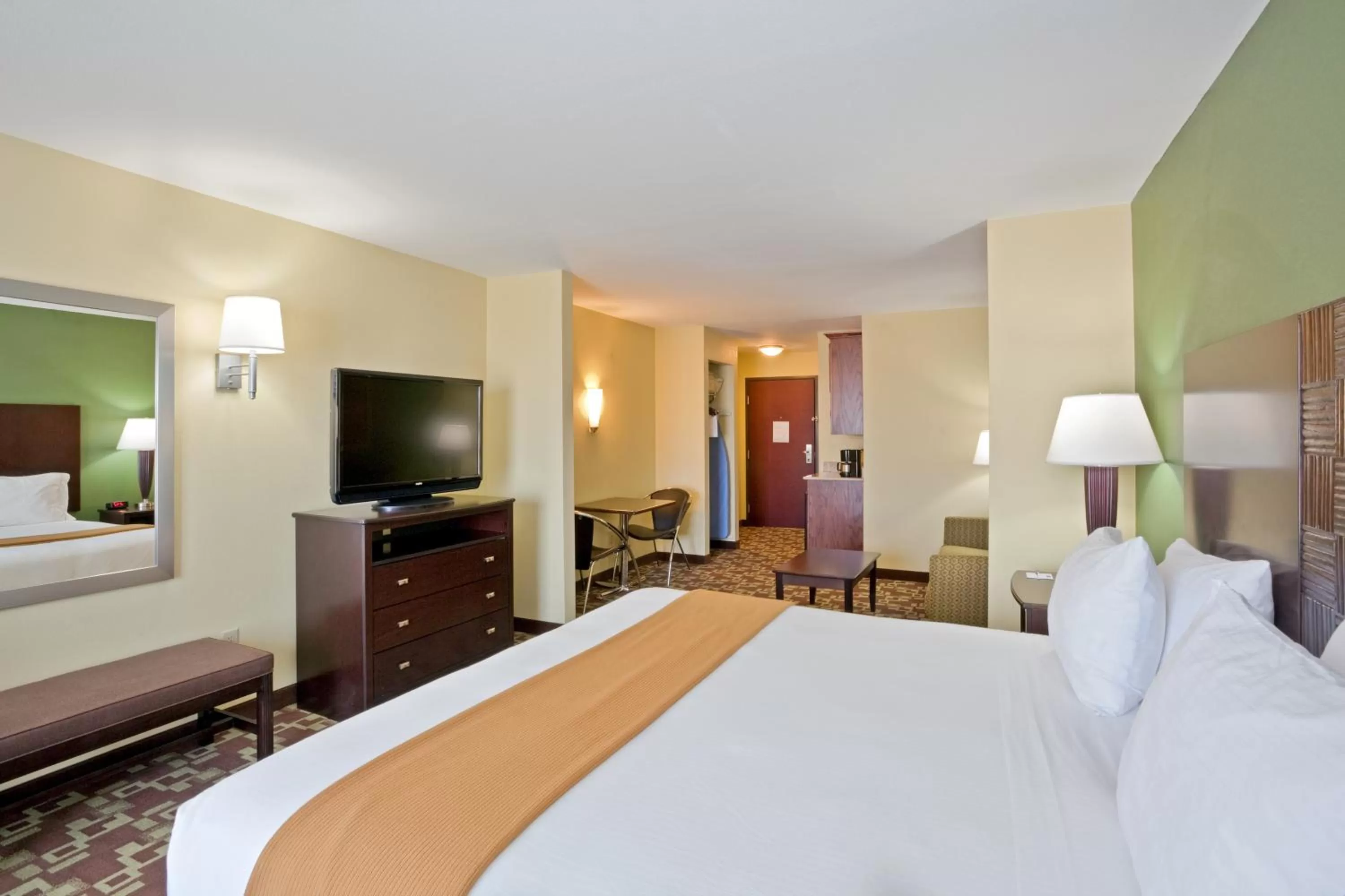 Bed in Holiday Inn Express Hotel & Suites Dumas by IHG
