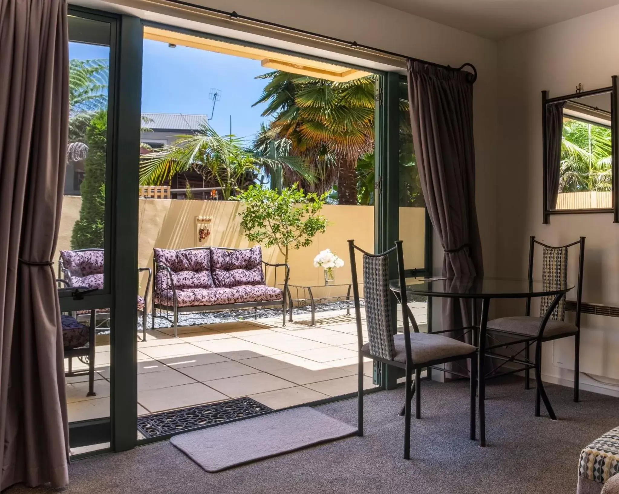 Two-Bedroom Suite in Tuscany Gardens Motor Lodge Two-Bedroom Suite in Tuscany Gardens Motor Lodge