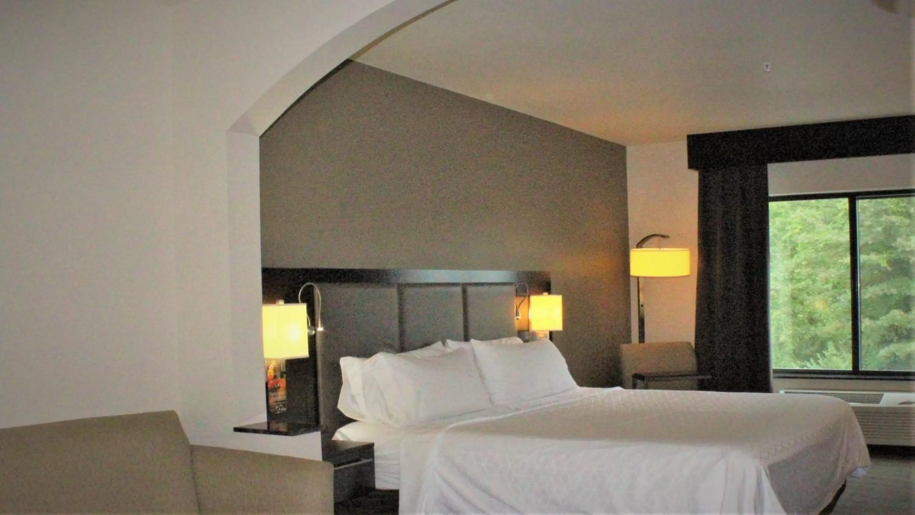 Photo of the whole room, Bed in Holiday Inn Express Hotels & Suites Rockingham West by IHG