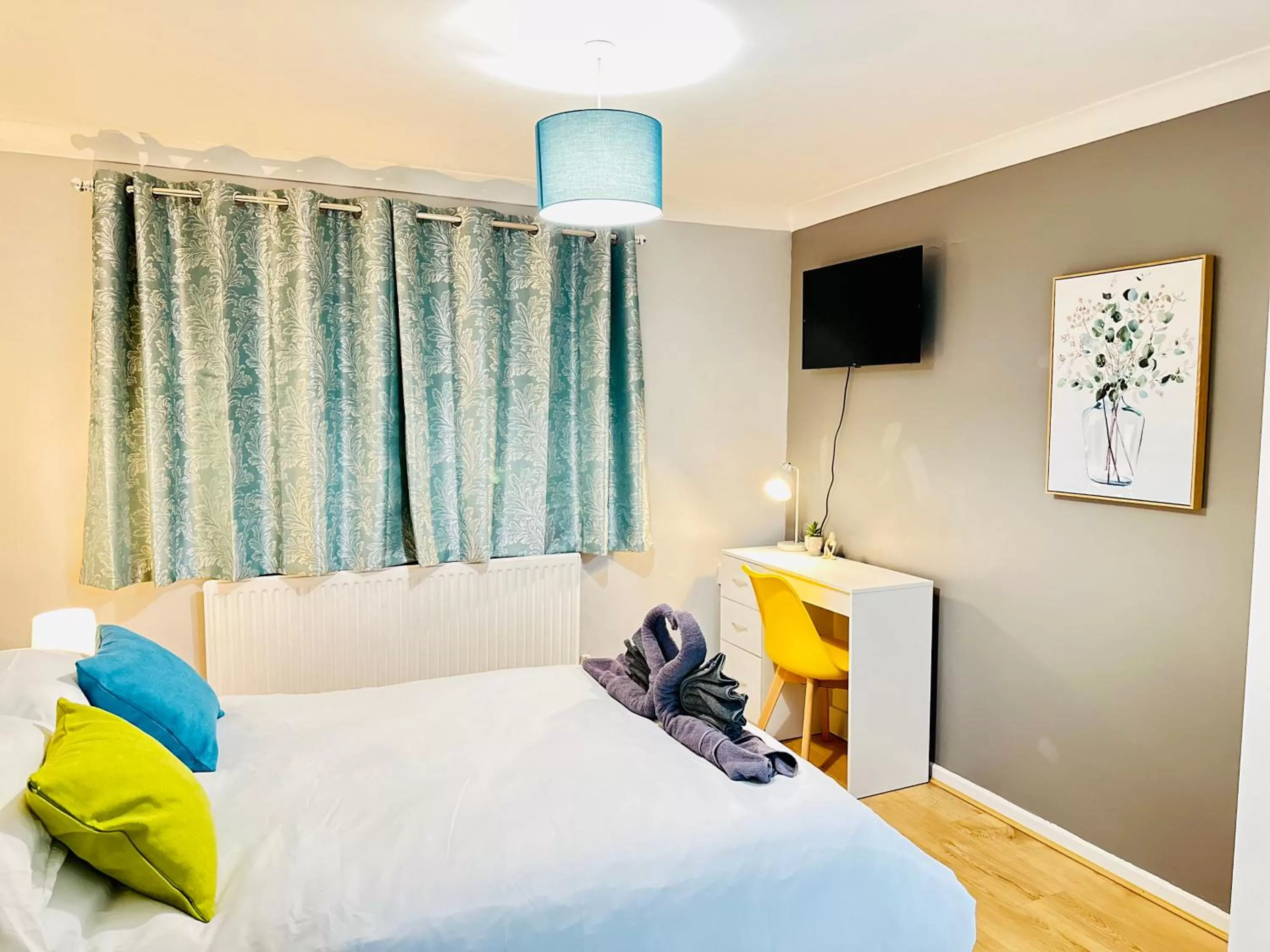 Bed in Sandys Holidays Home