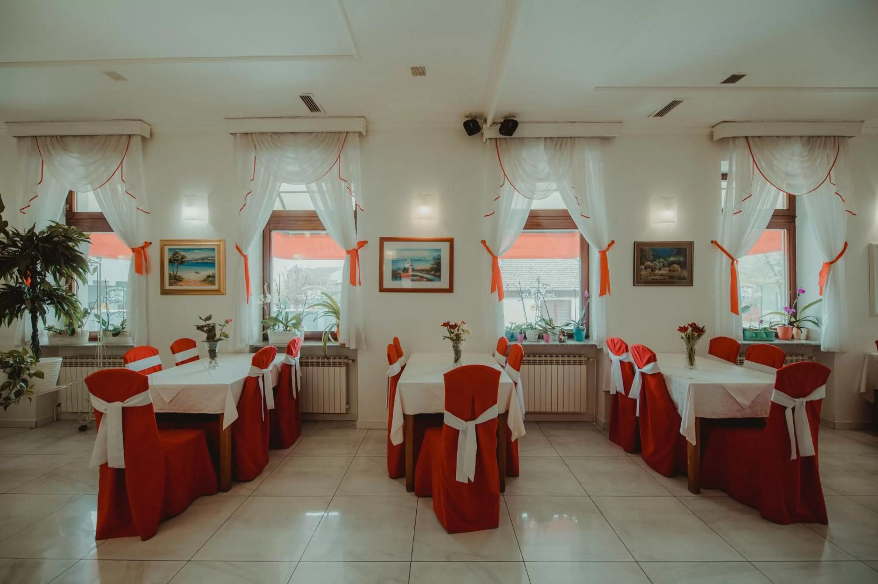 Restaurant/Places to Eat in B&B Laguna